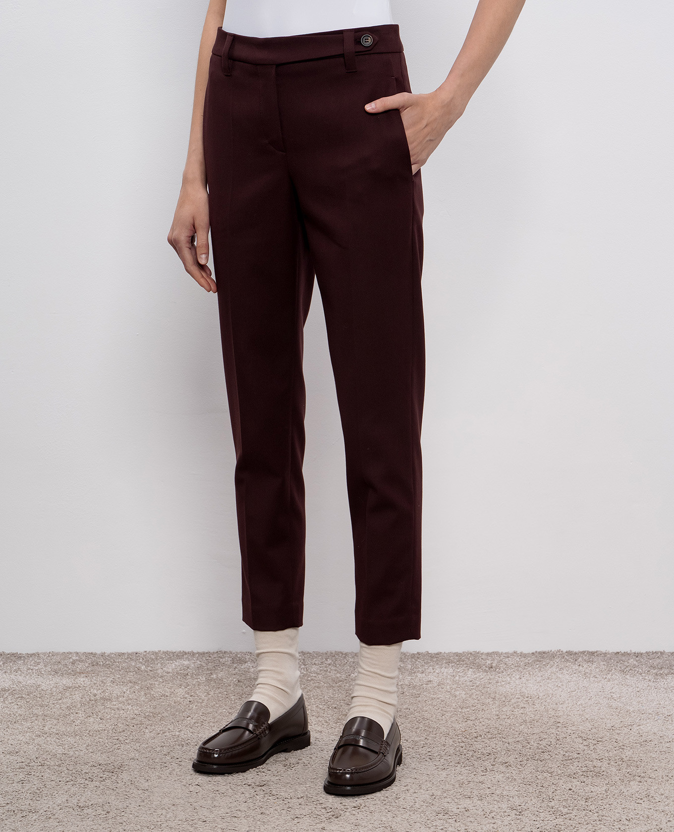 

Burgundy pants with a monil chain Brunello Cucinelli