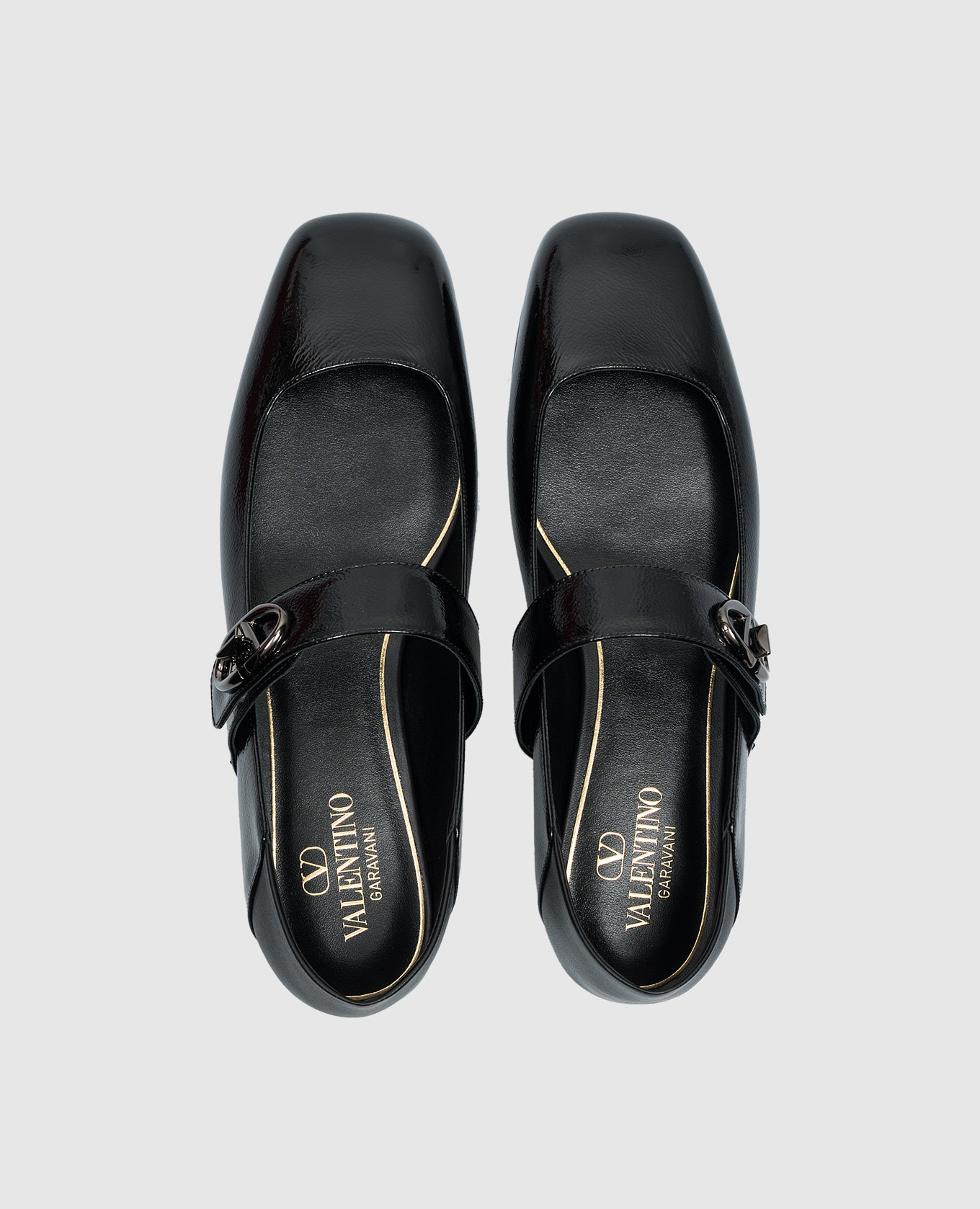 

Black patent leather ballet flats with VLogo Signature logo Valentino