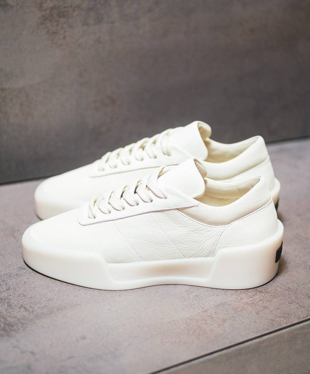 Fear of God - Beżowe tenisówki Aerobic Low z nubuku z logo