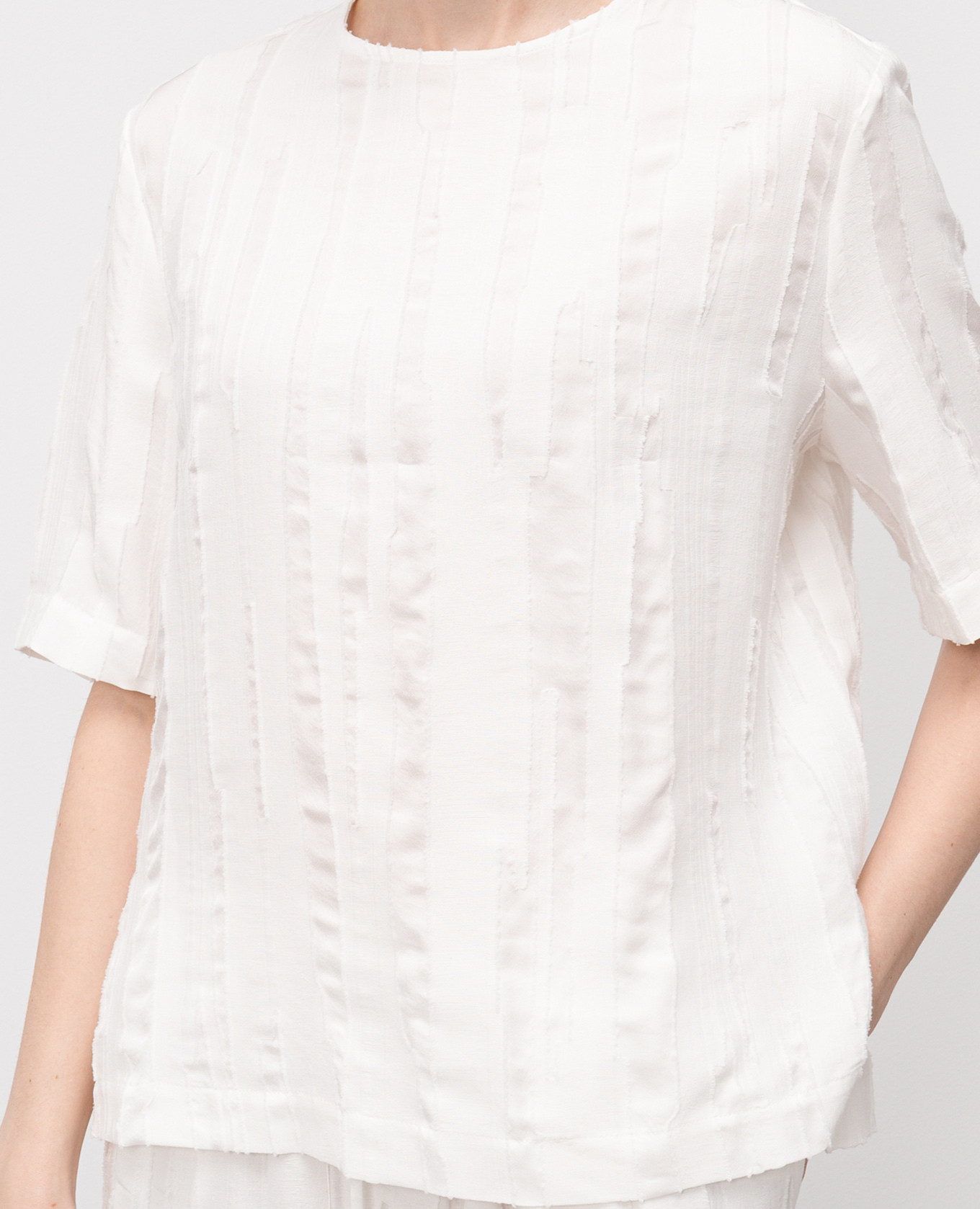 

TOBA white top with silk Lou Lou Studio