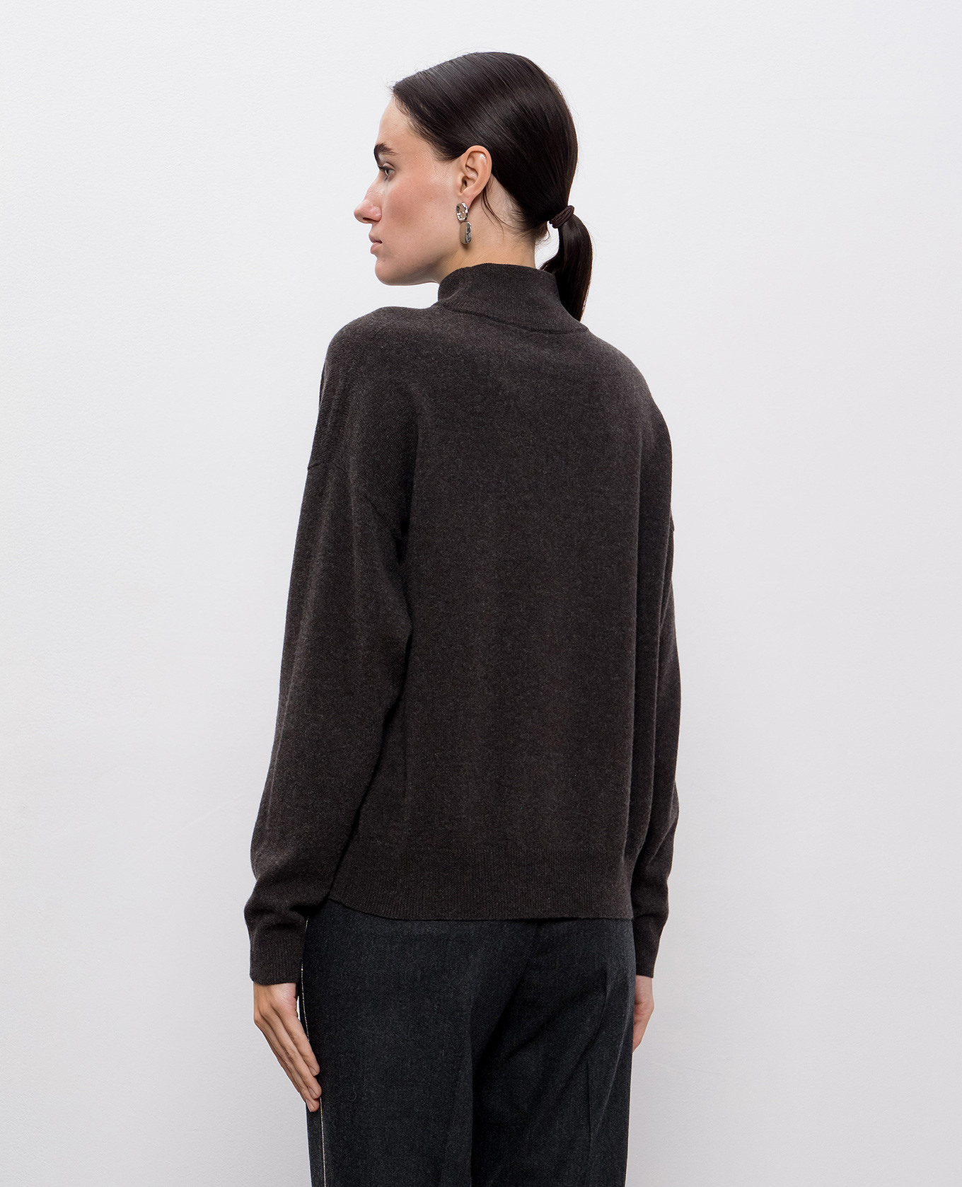 

Gray wool, silk and cashmere sweater with monil chain Peserico, Grey