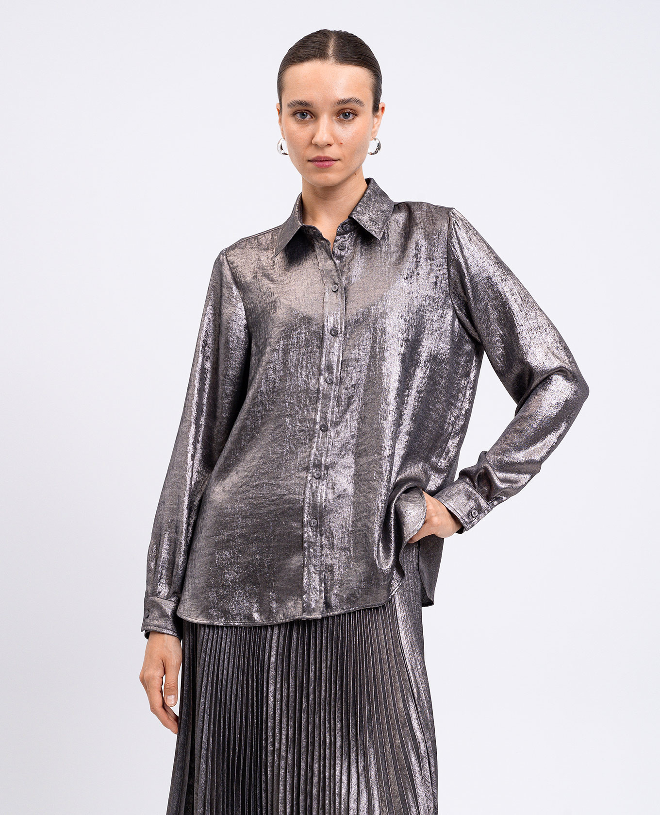 

Arles silver blouse Momoni