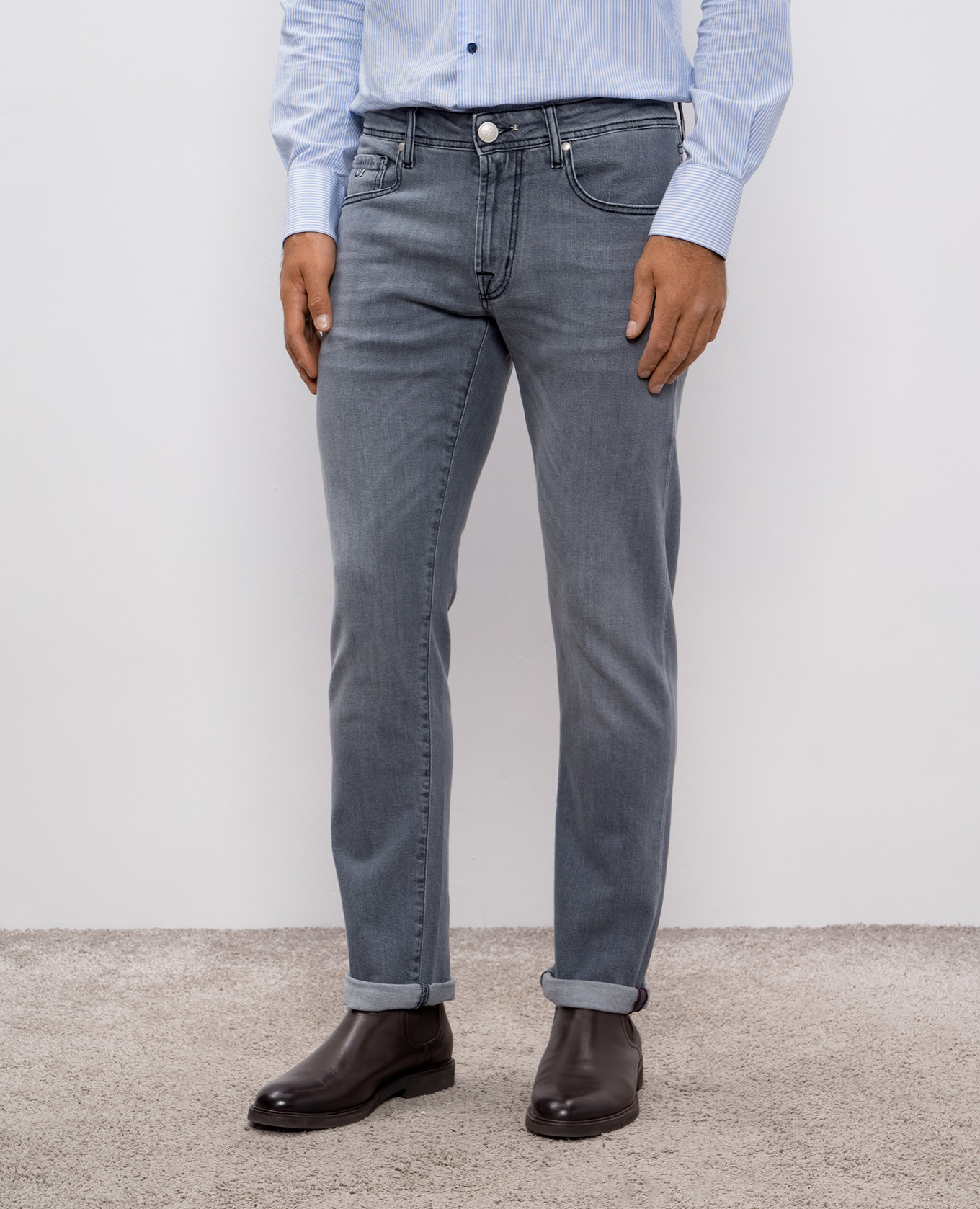 

Michelangelo grey jeans with logo patch Tramarossa