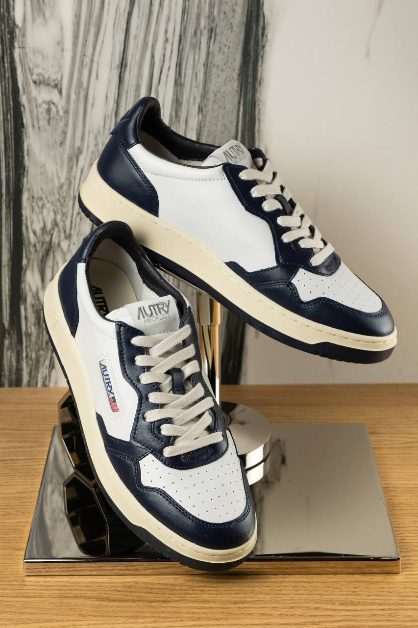 

Medalist blue leather sneakers with logo AUTRY