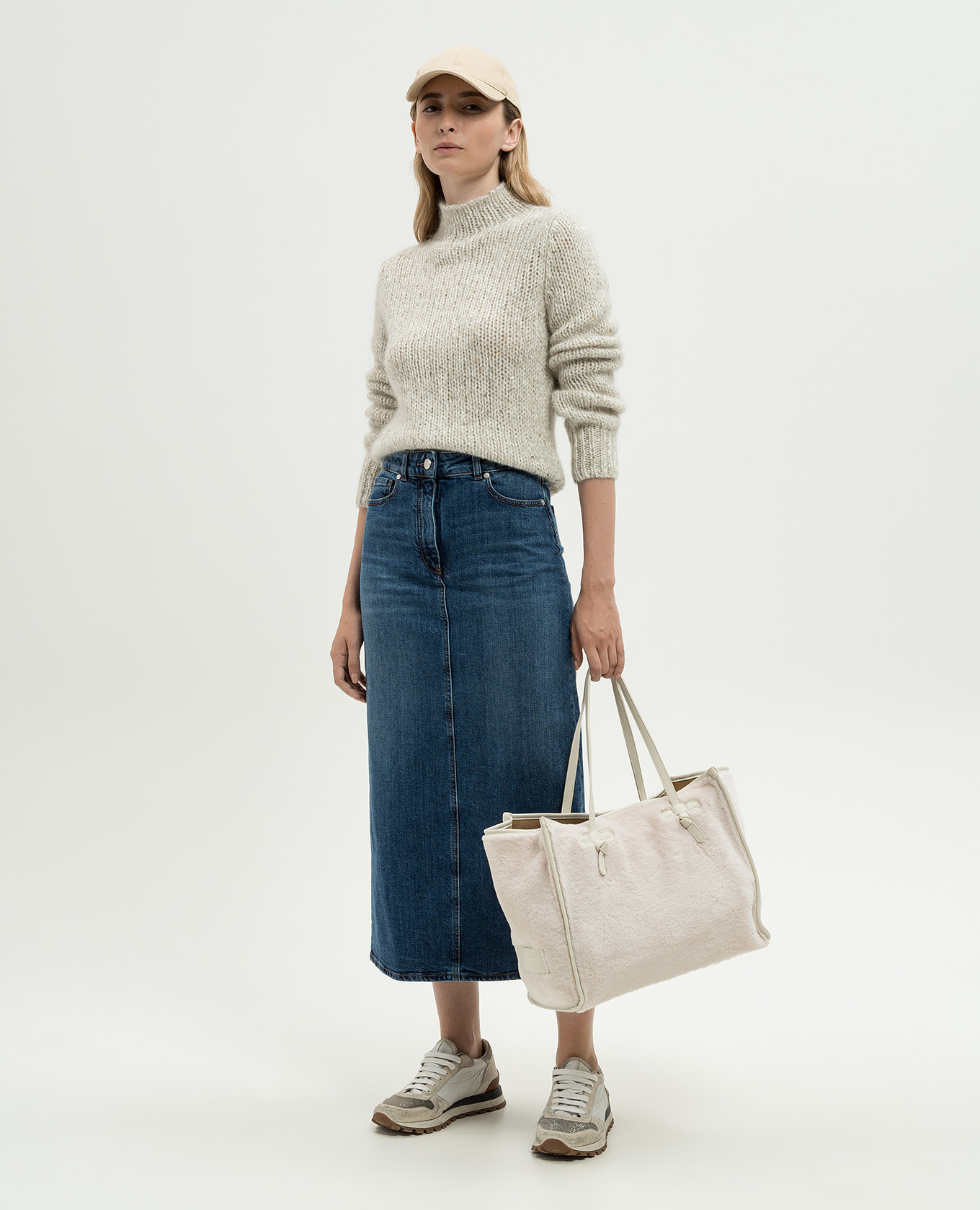 

Blue distressed denim skirt with leather logo patch Peserico