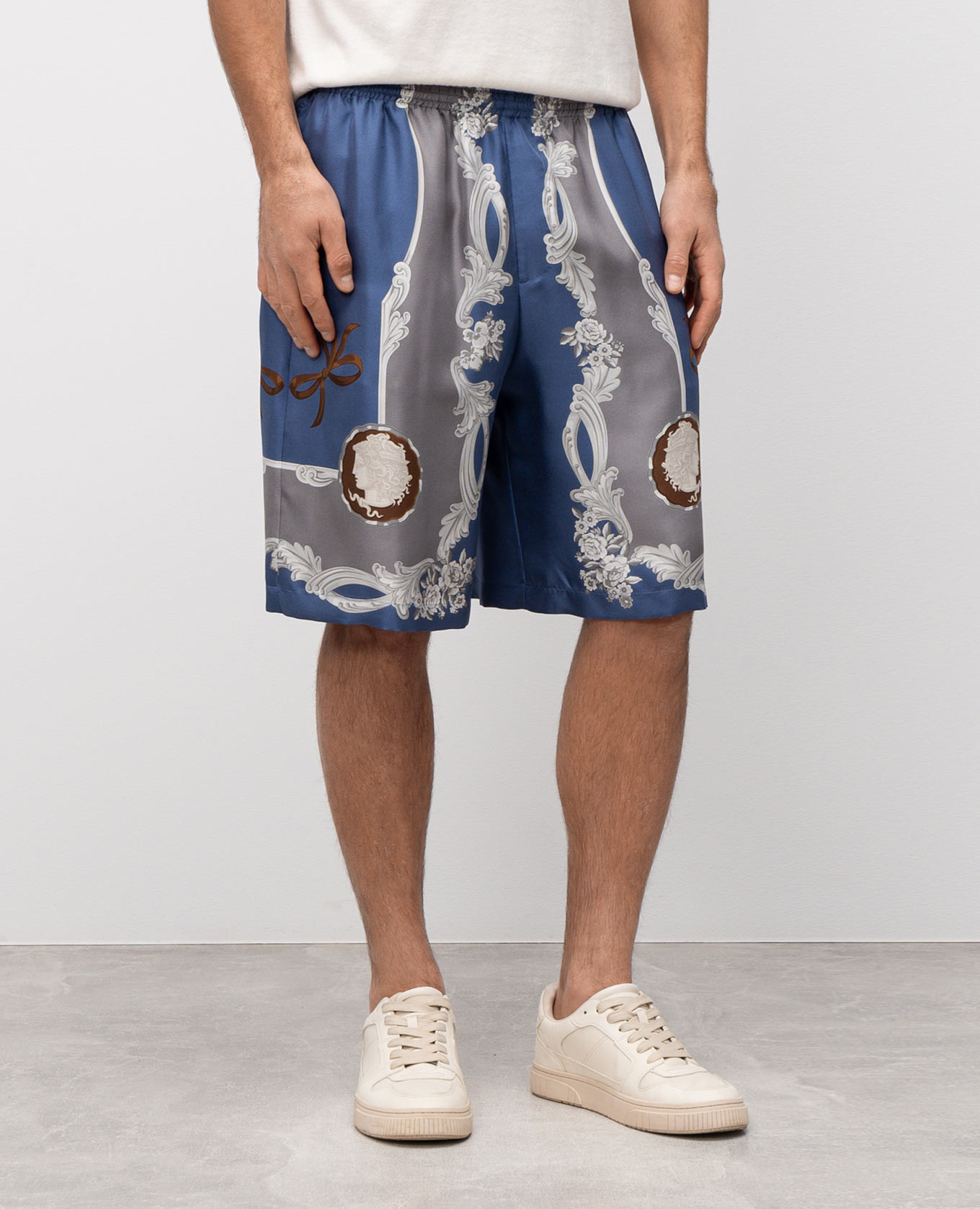 

Blue Cameo silk shorts Versace