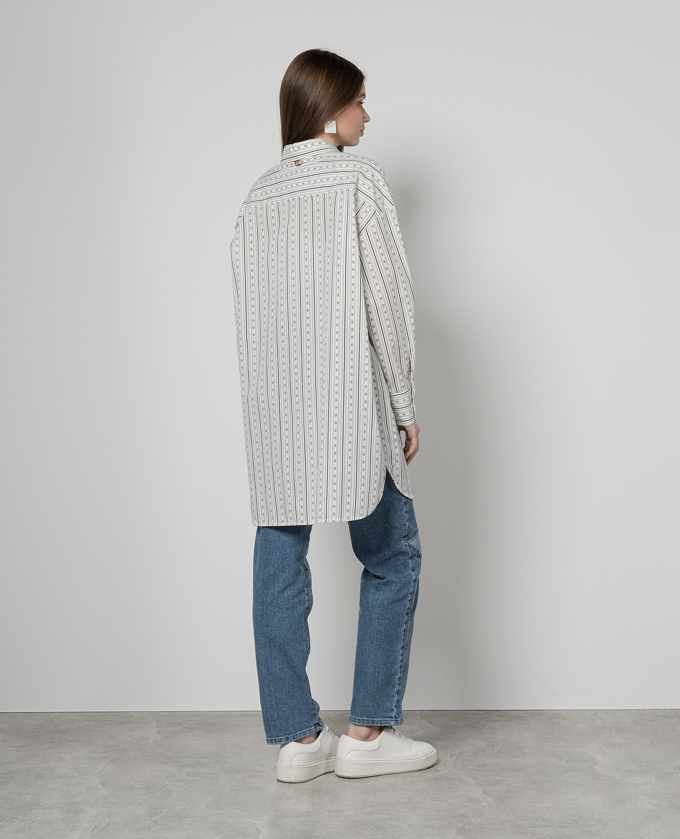 

White elongated shirt with a logo pattern Twinset