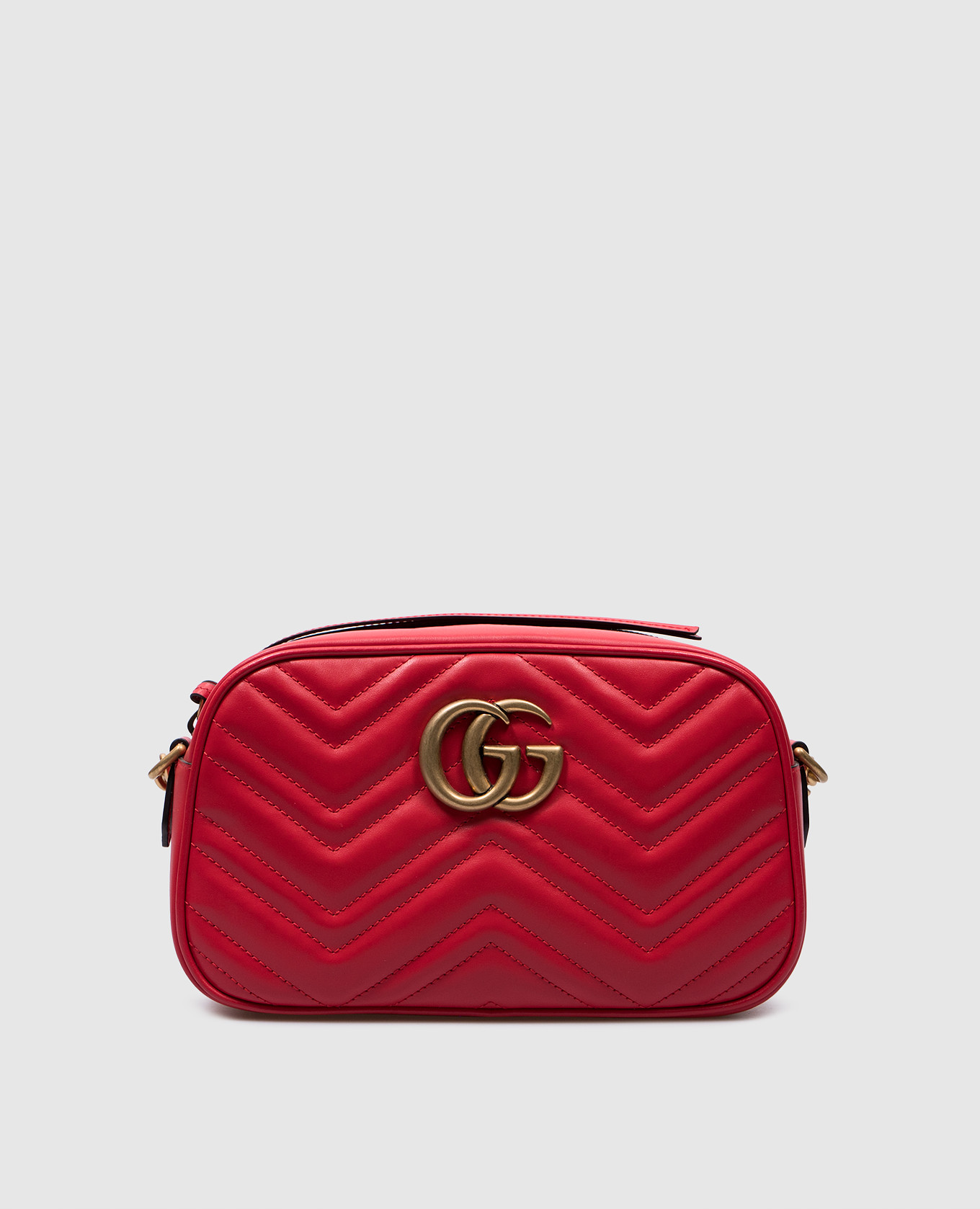 

Red leather cross body bag with metallic GG logo Gucci, Красный