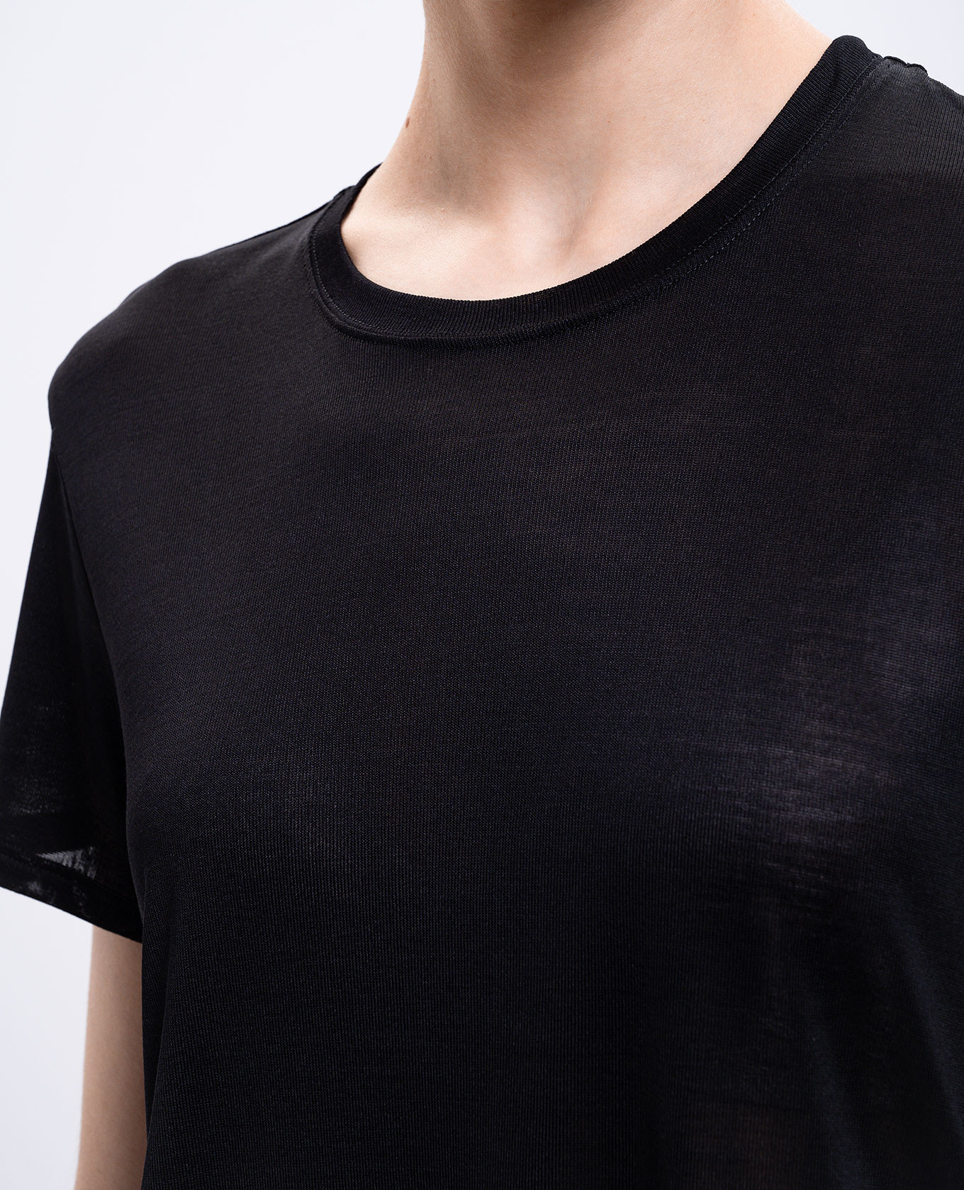 

Black silk T-shirt with logo Tom Ford