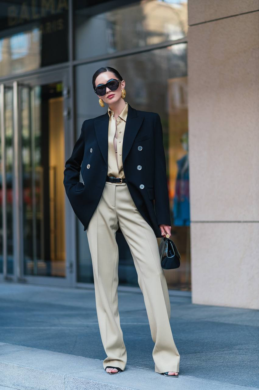 

Carolyn beige wool pants Michael Kors