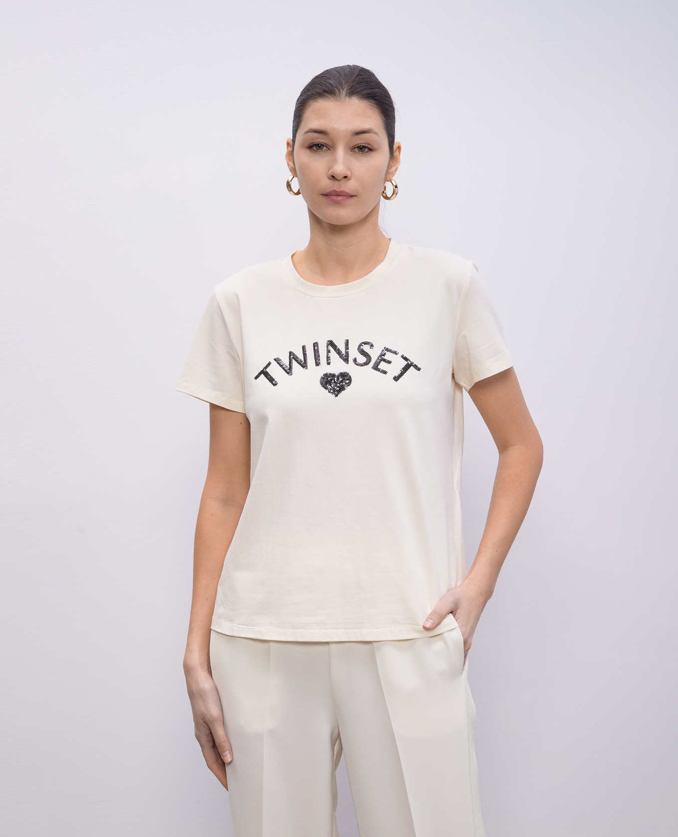 

Beige T-shirt with sequined logo embroidery Twinset