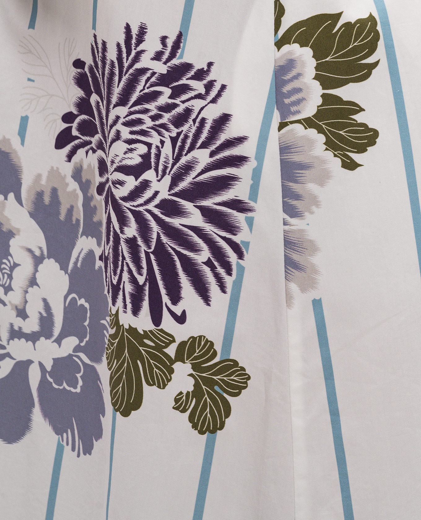 

White striped skirt with floral print byTimo
