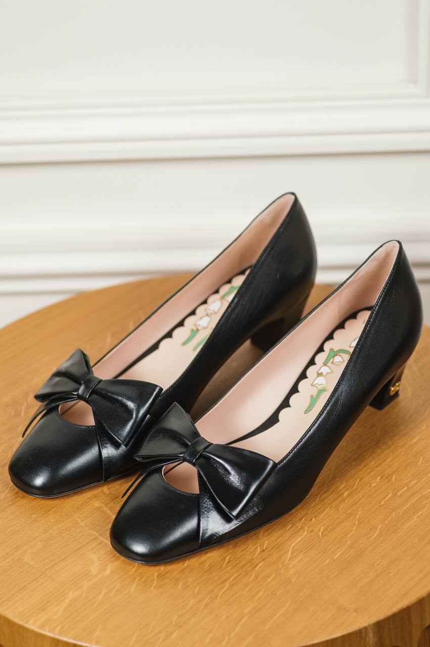 

Black leather shoes BOWOW Valentino