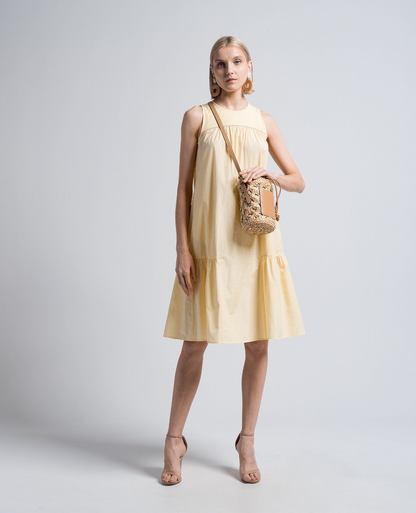 Yellow dress with monil chain Peserico 2