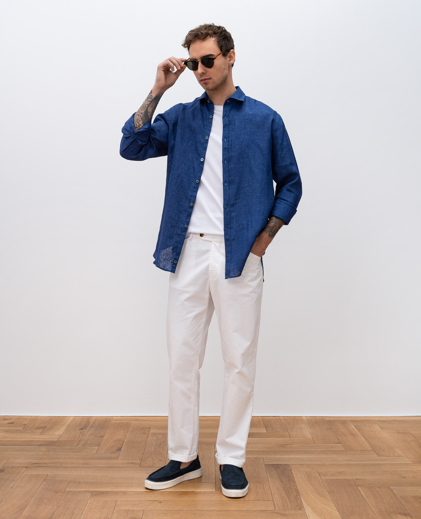 

Blue linen shirt with brand patch Canali