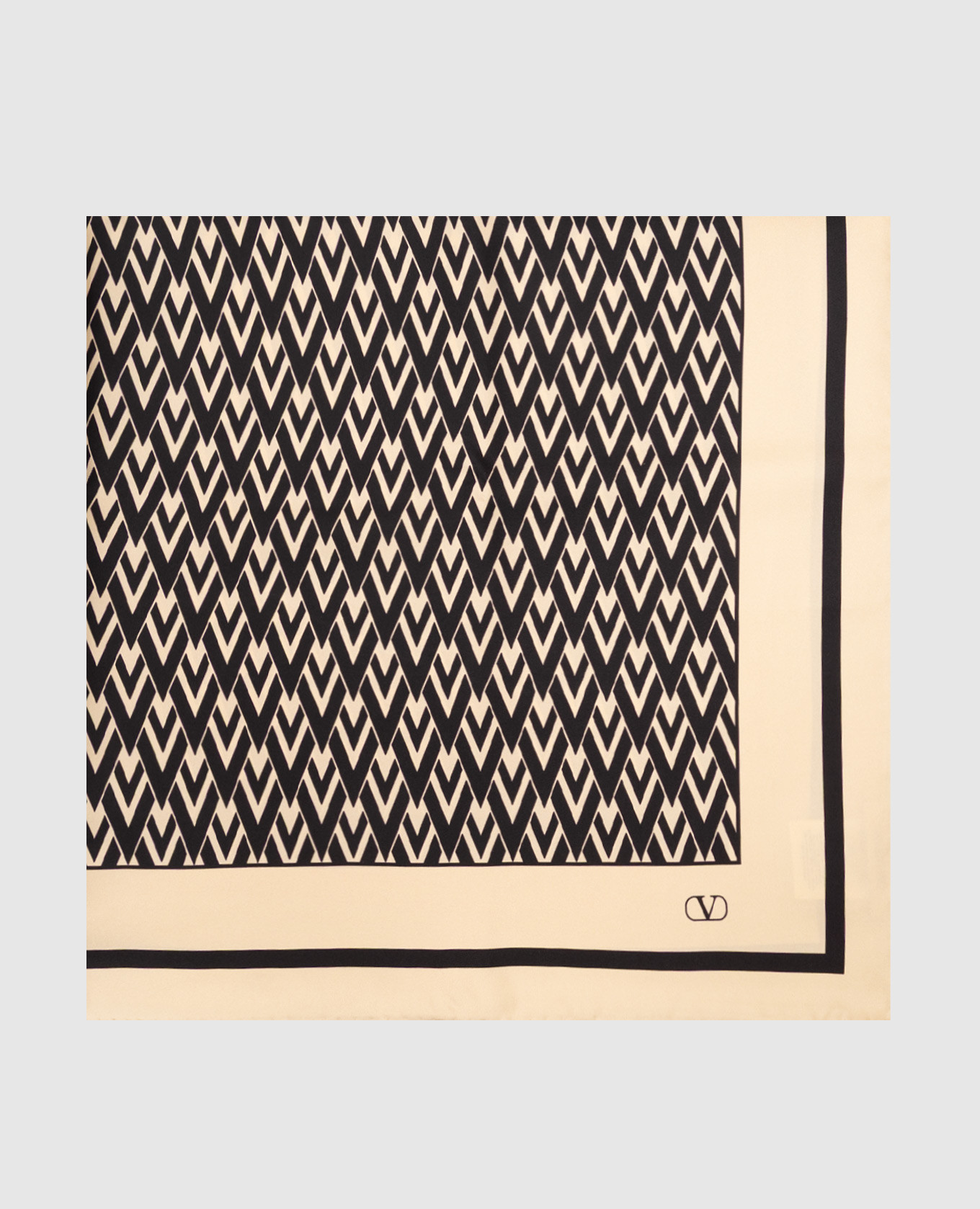 

Beige silk scarf TOUTE LA V Valentino