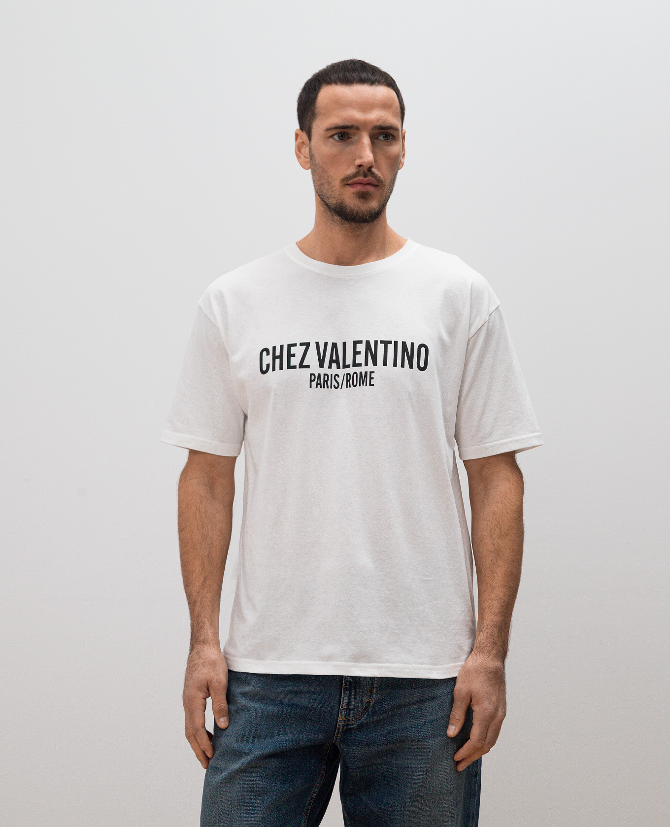 

White T-shirt with contrasting brand print Valentino