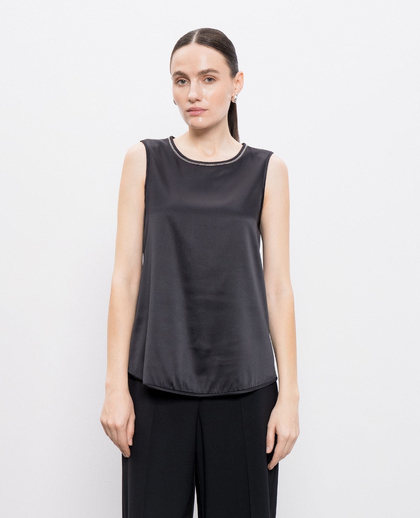 

Black silk top with monil chain Peserico