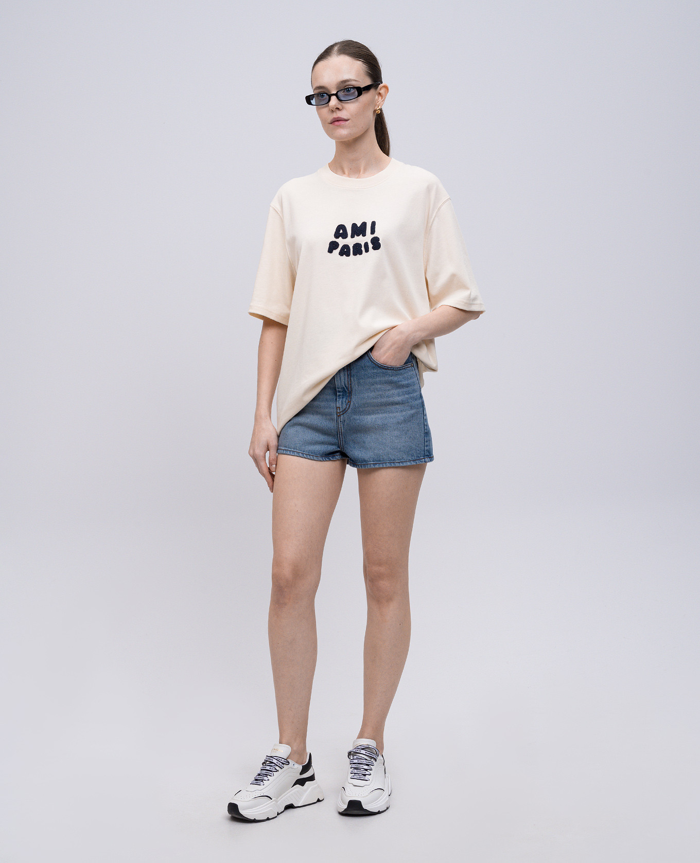 

Beige T-shirt with logo patch Ami Paris