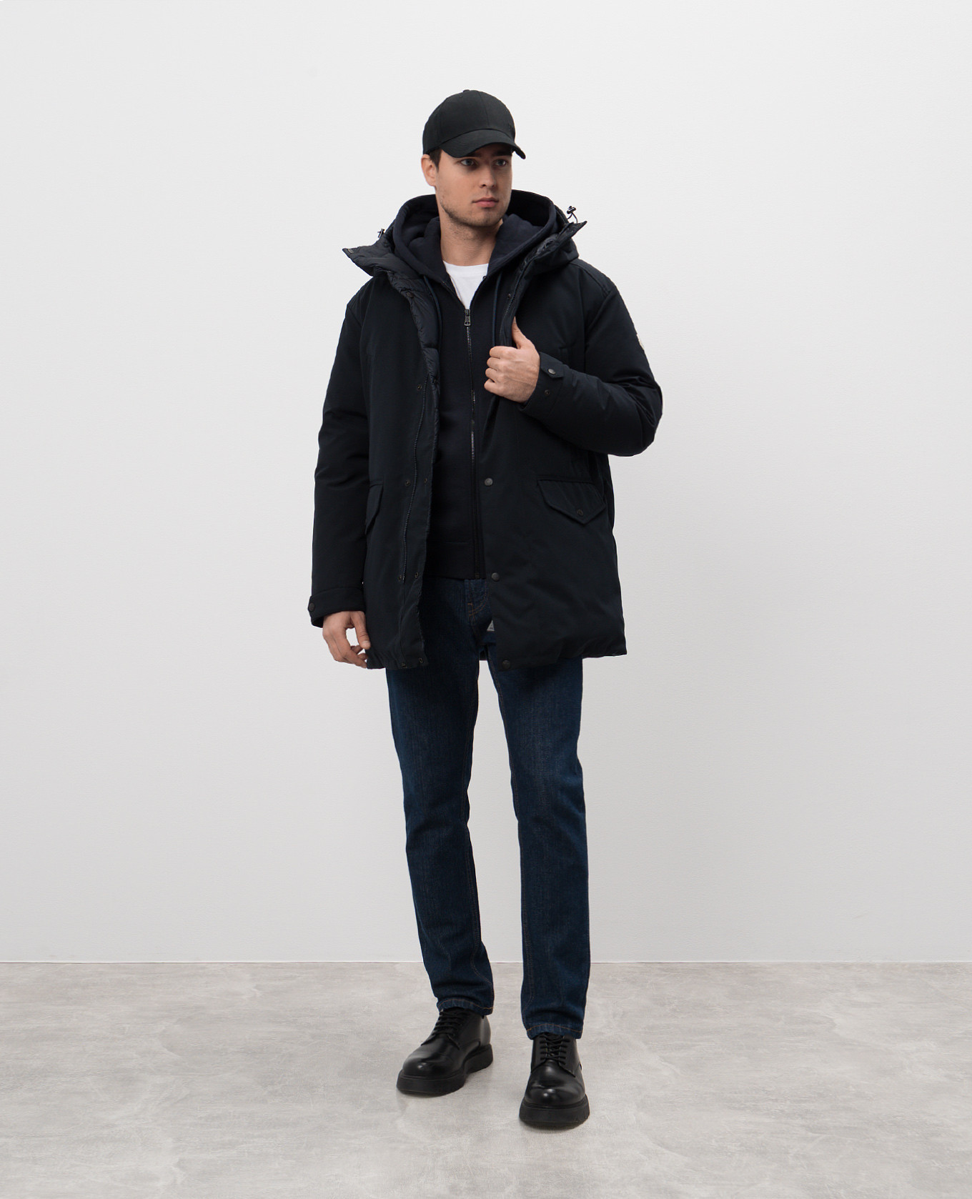 

Blue down jacket with logo patch Moncler