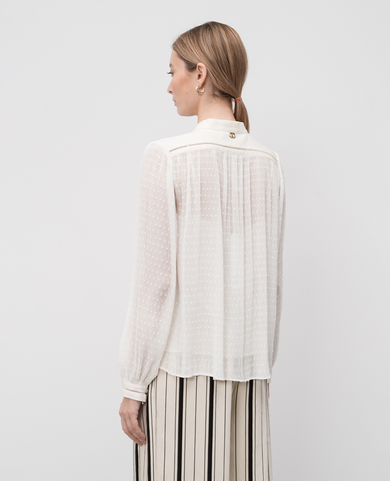 

White pleated blouse with linen Twinset