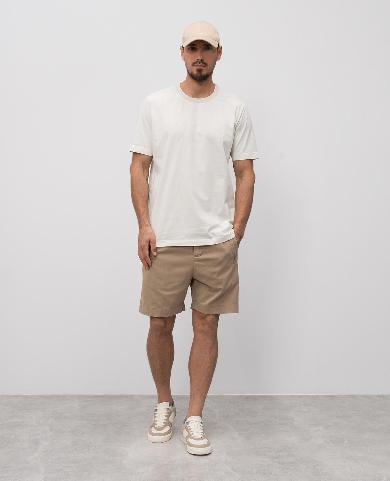 

Beige shorts Canali