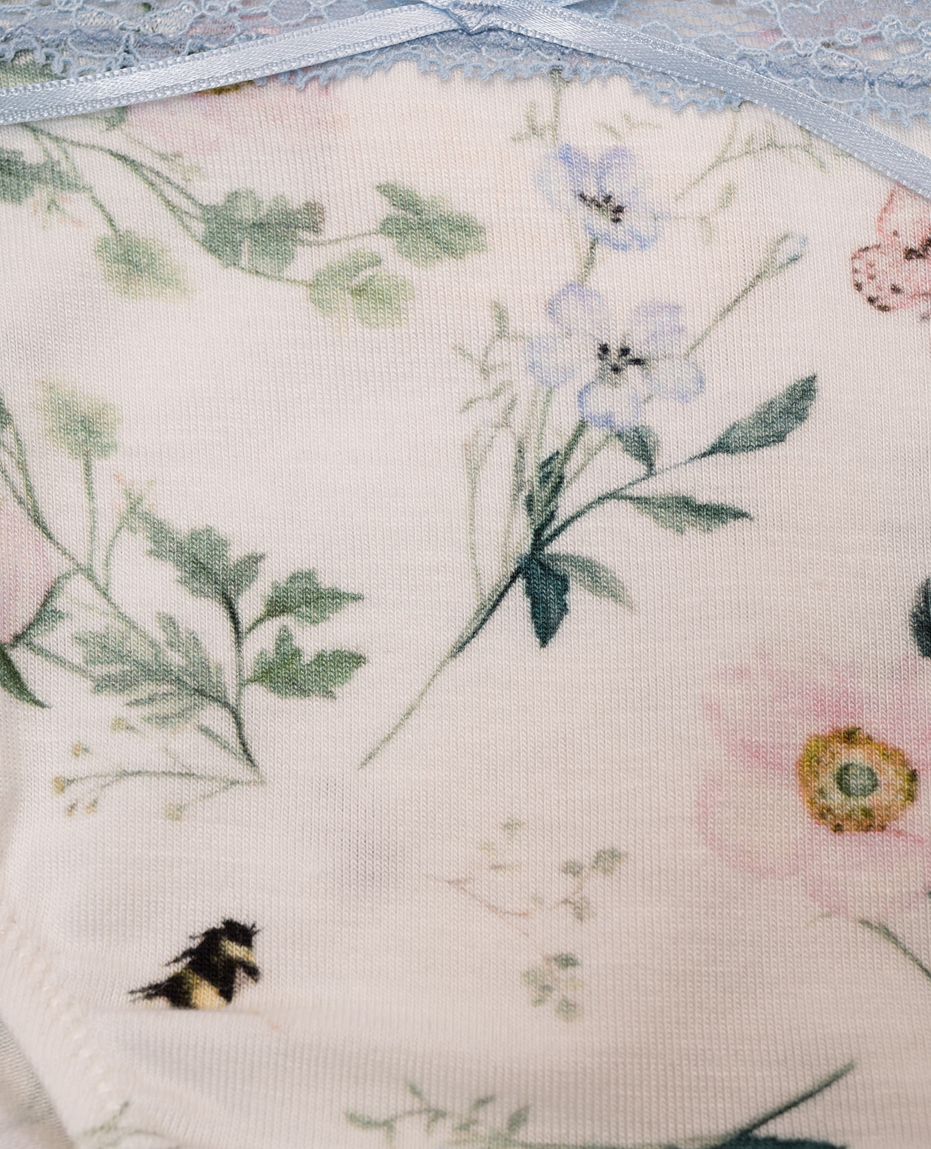 

Children's white panties in a floral print with lace Story Loris