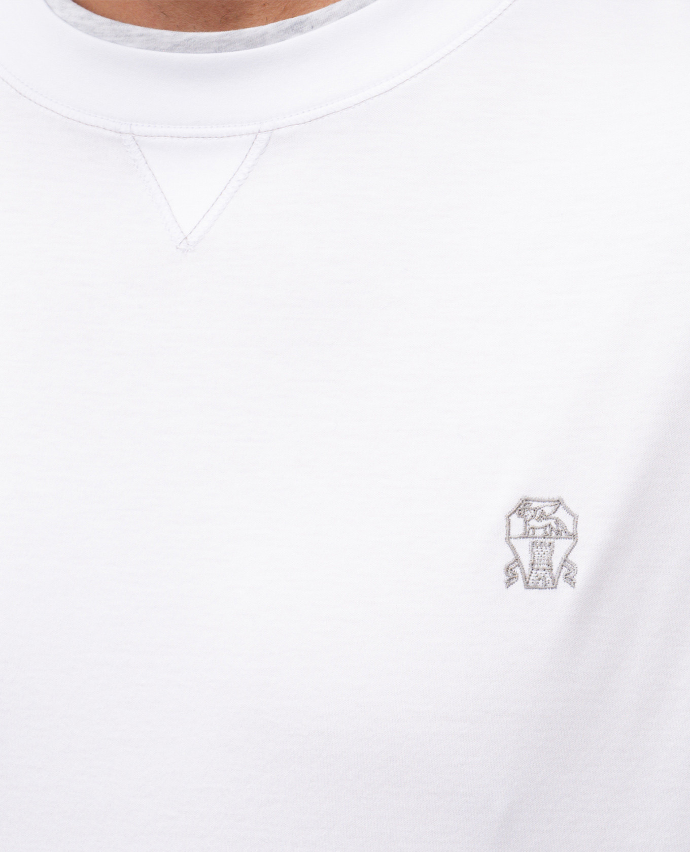 

White T-shirt with embroidered logo emblem Brunello Cucinelli