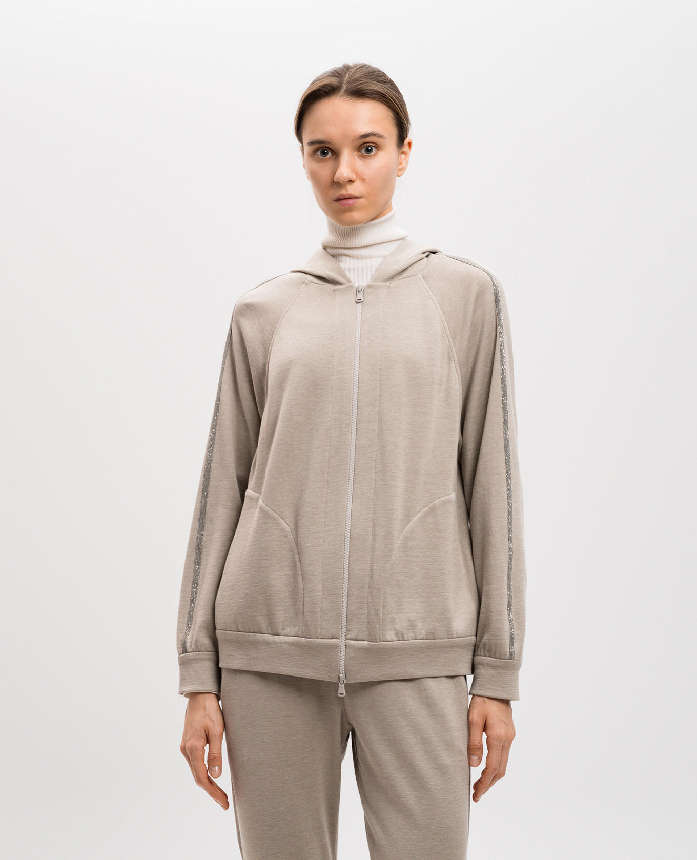 

Beige sports jacket with silk and monil chain Brunello Cucinelli