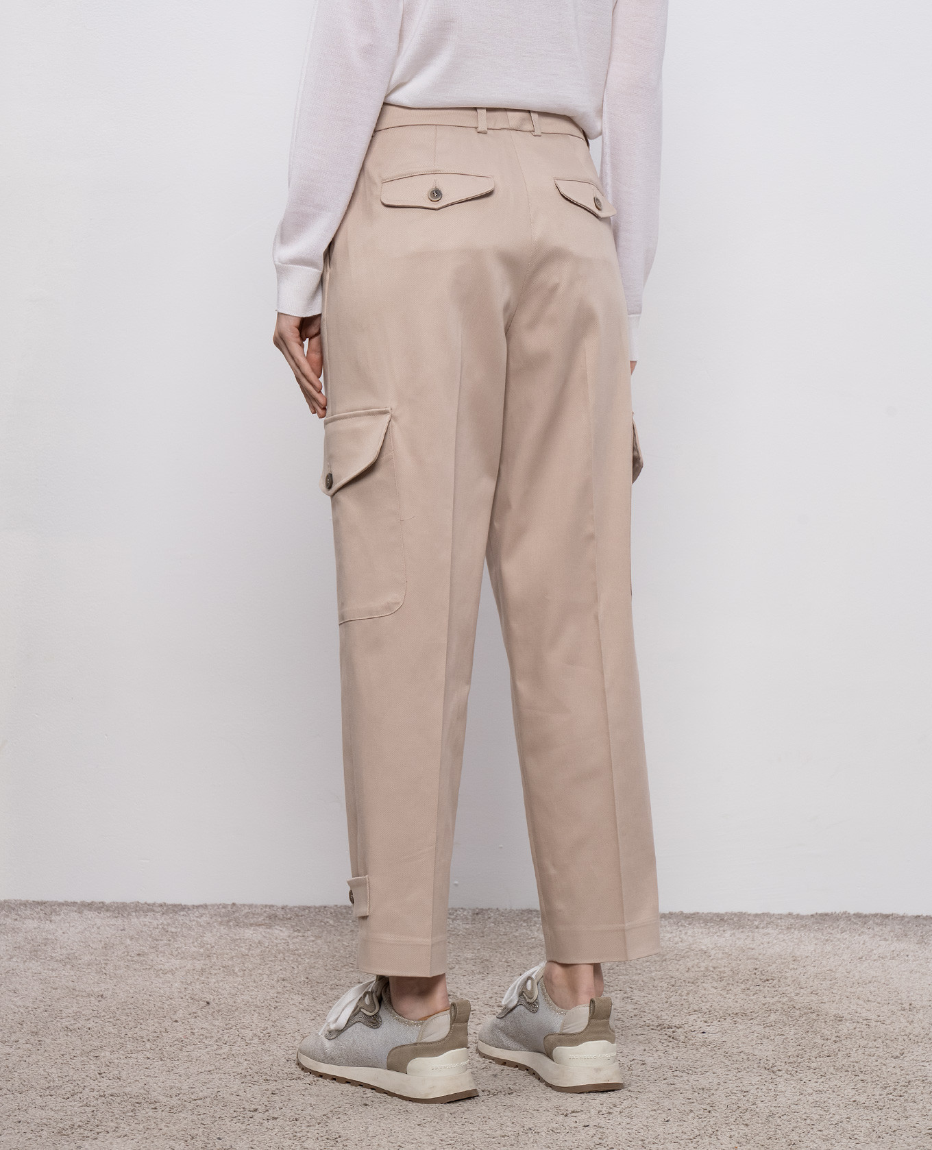

Beige cargo pants with brand patch Peserico