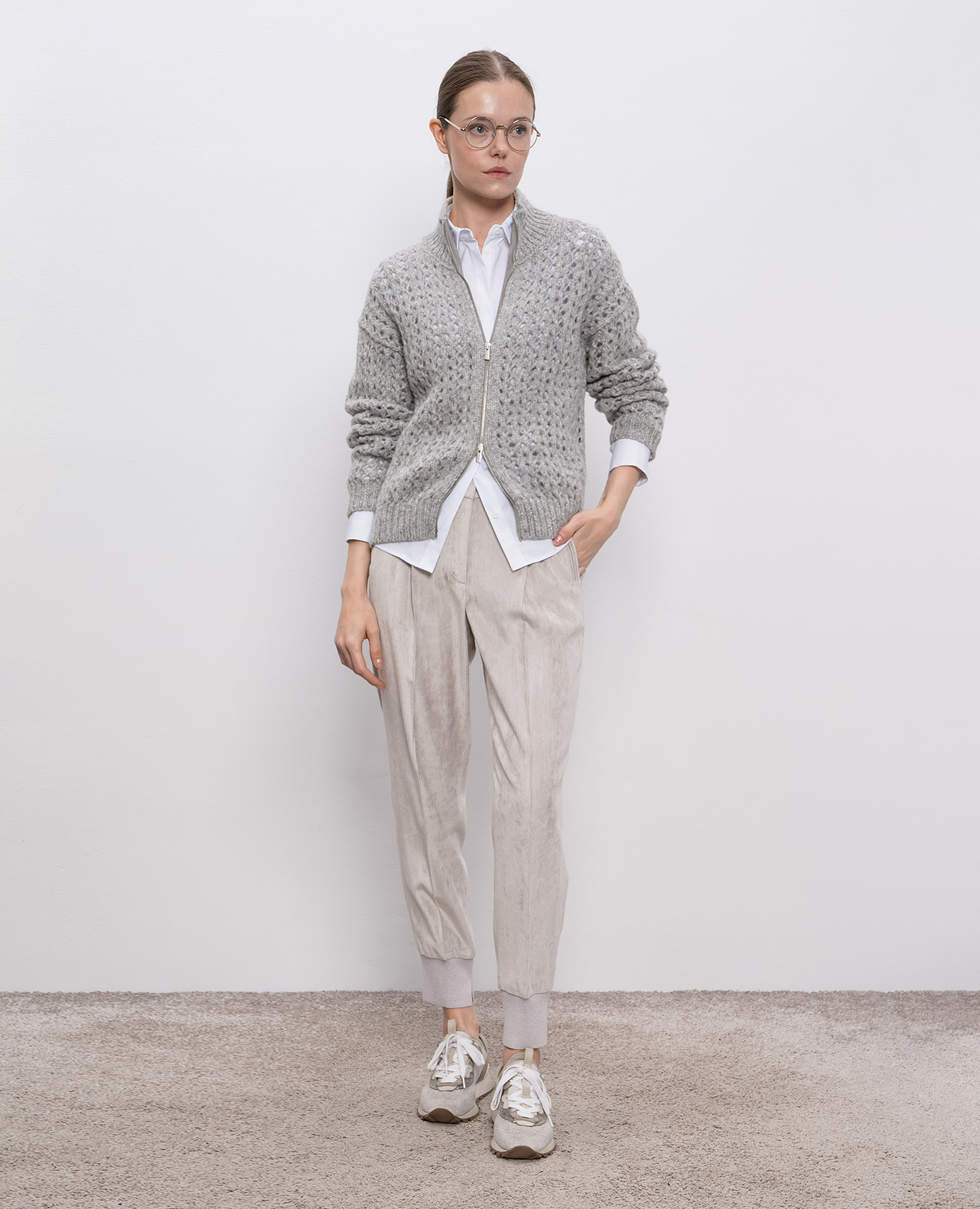 

White shirt with a monil chain Peserico