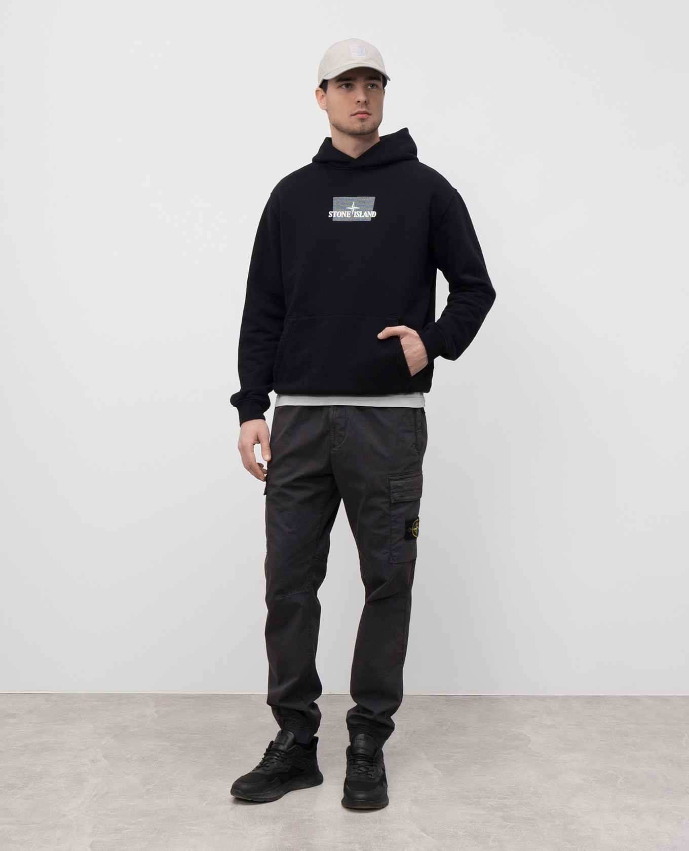 

Black hoodie with logo print Stone Island