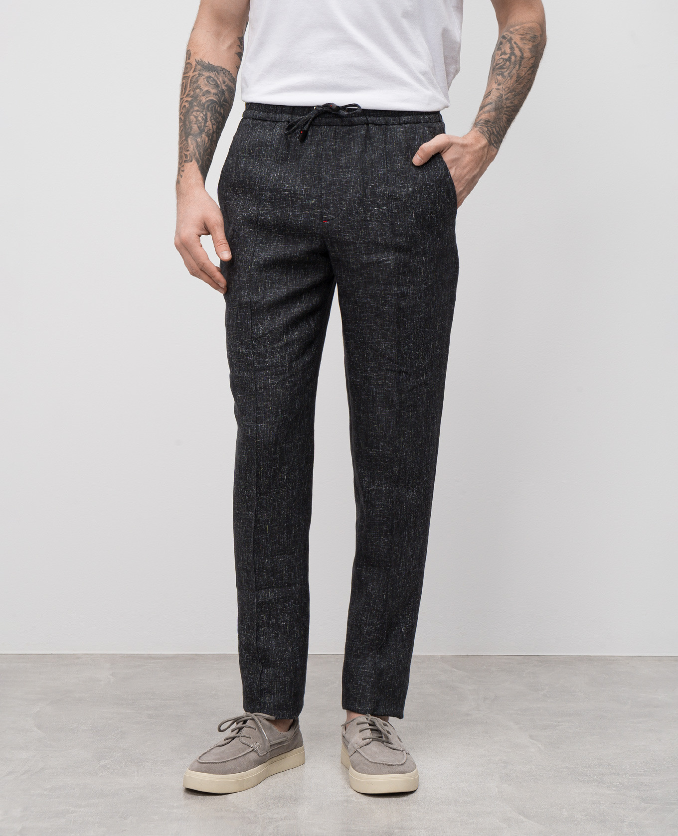 

Grey linen and wool trousers with contrast logo emblem ISAIA