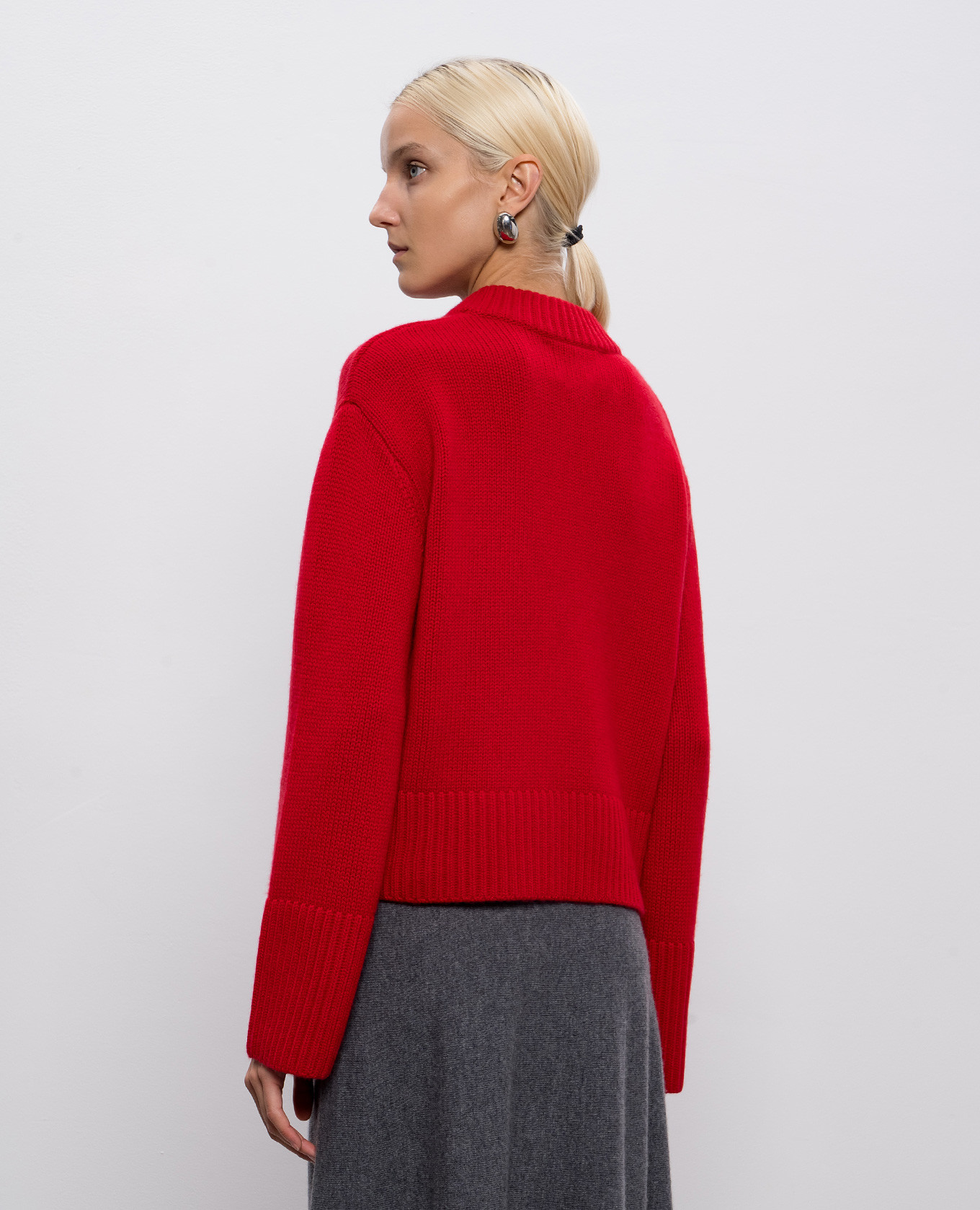 

Sony red cashmere sweater LISA YANG