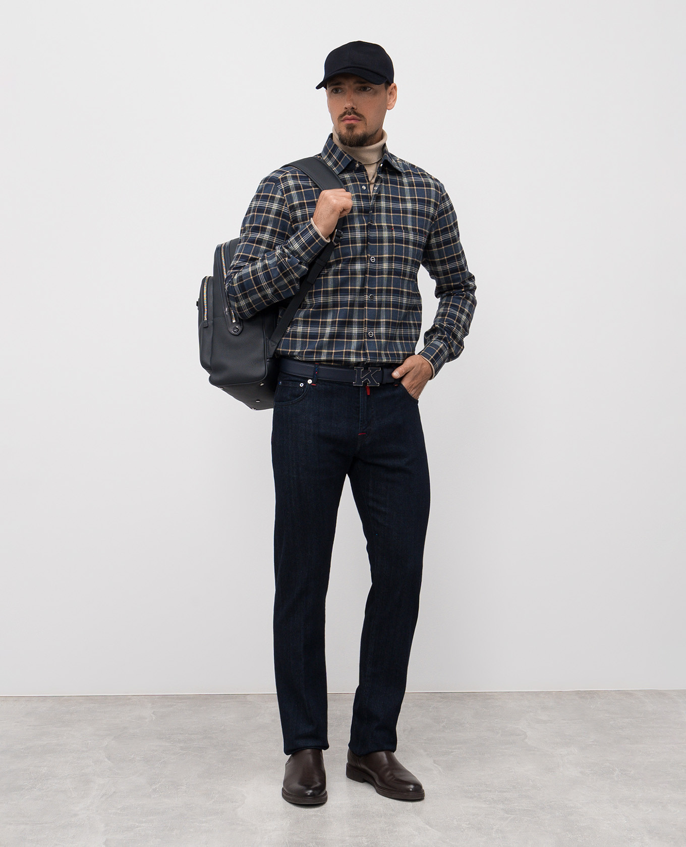 

Blue jeans with logo patch Kiton