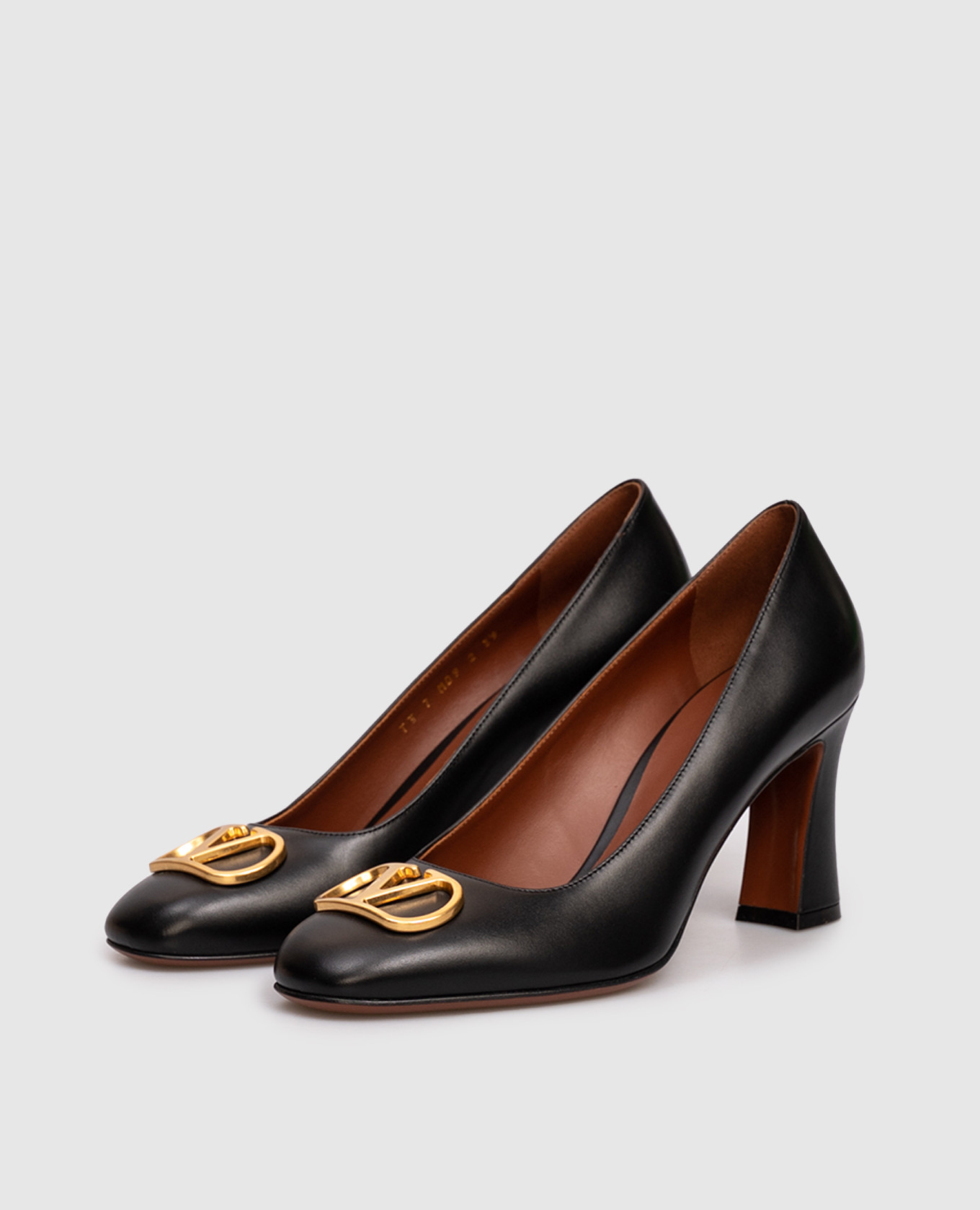 

Black leather shoes with logo Valentino