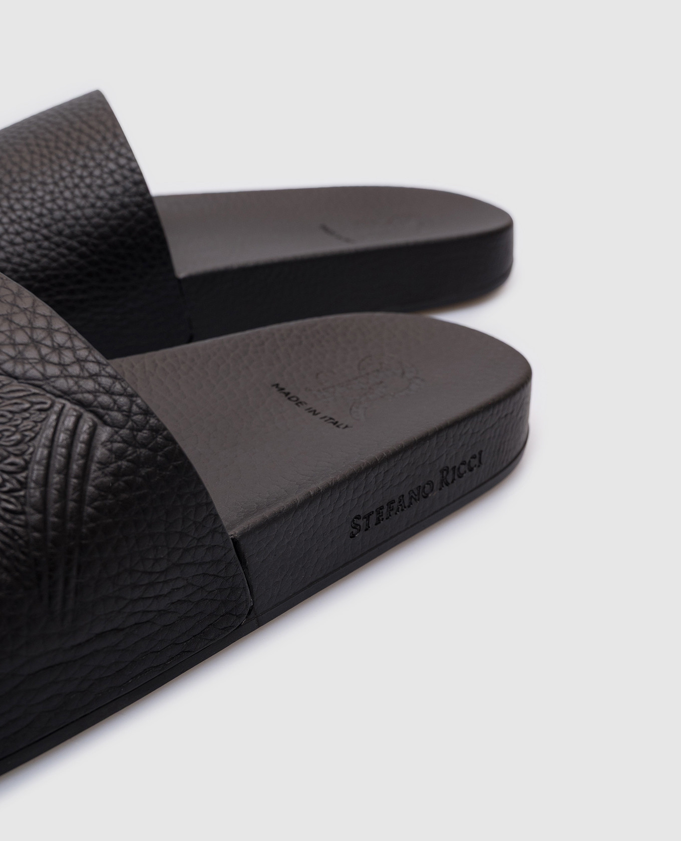 

Black leather sliders with logo Stefano Ricci