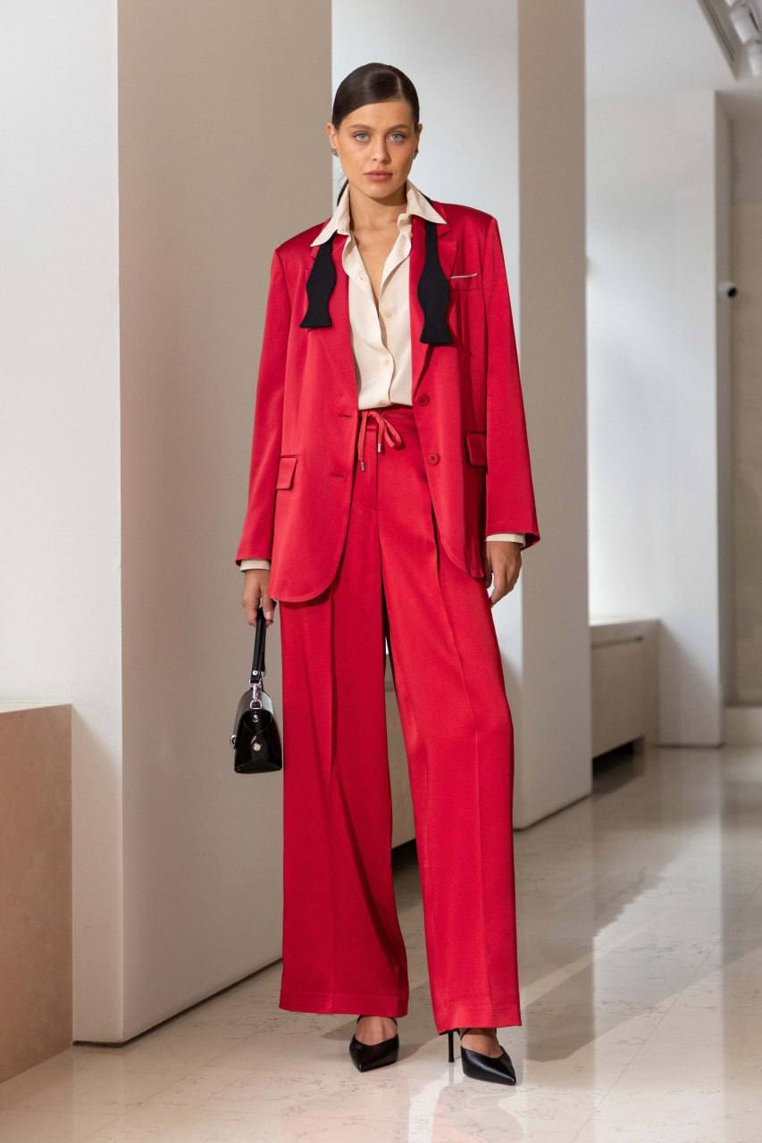 

Red jacket with monil chain Peserico