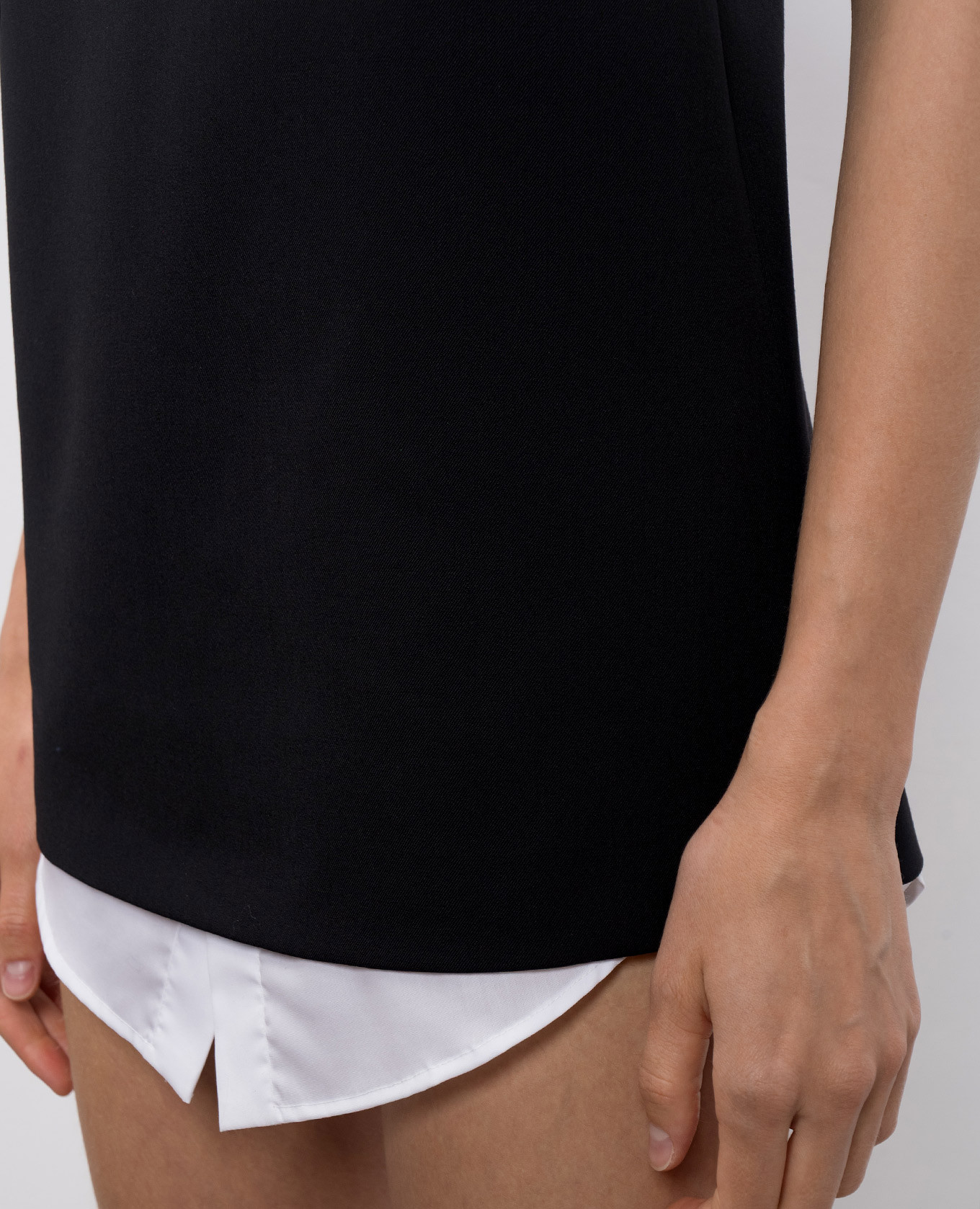 

Adress black mini dress with wool SSHEENA