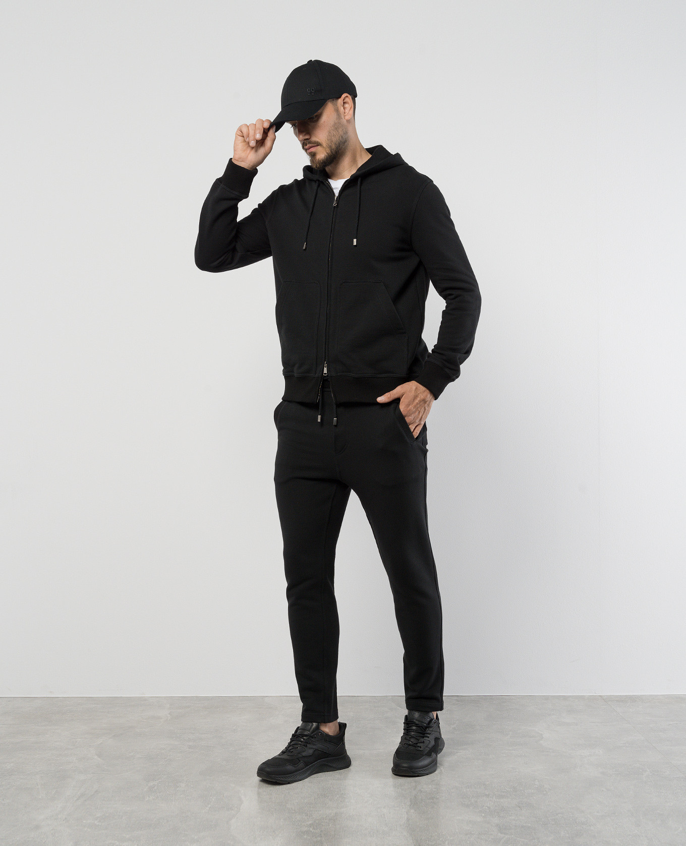 Black joggers Cashmere&Whiskey 2