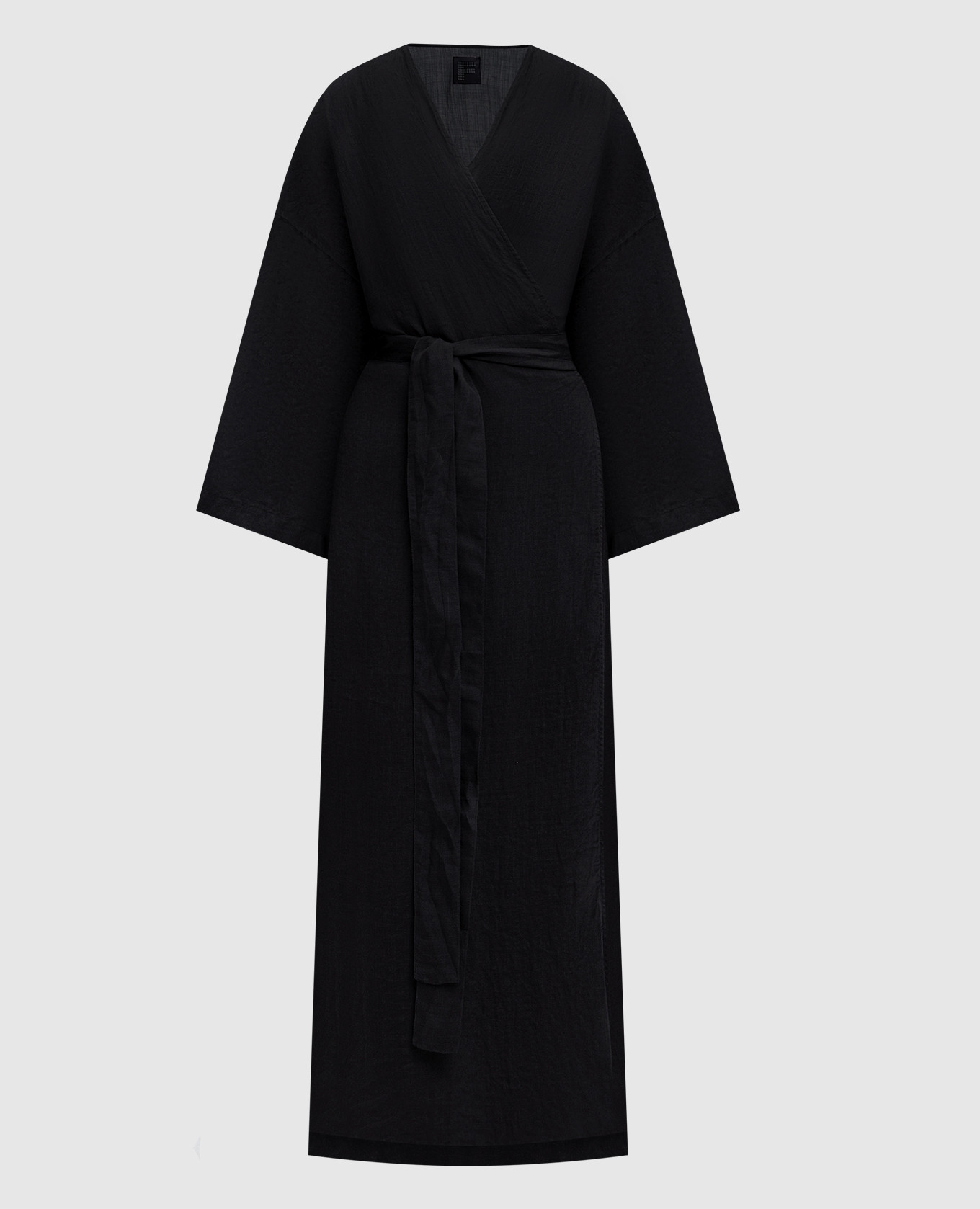 

Black kimono with a wraparound frame Fisico