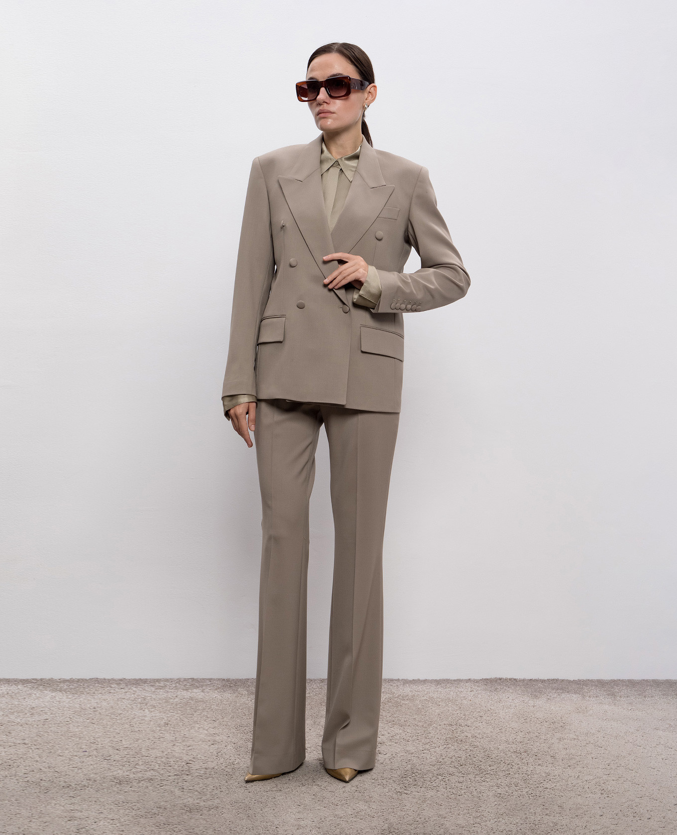 

Khaki silk blouse Jacob Lee