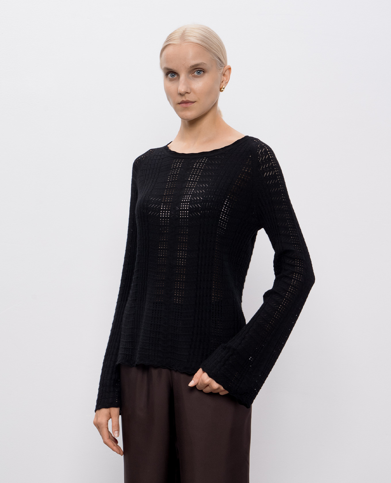 

GRETA black openwork sweater made of wool and cashmere Loulou de Saison