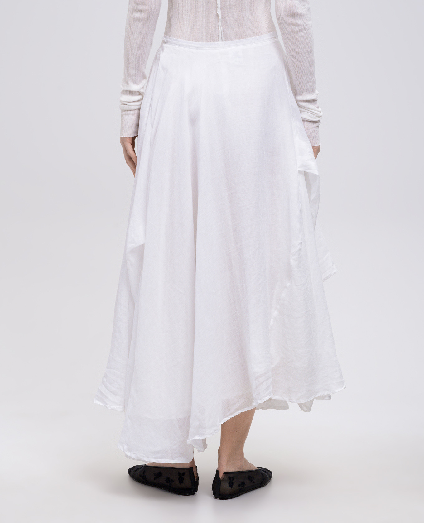 

White asymmetrical skirt with a frame Marc Le Bihan