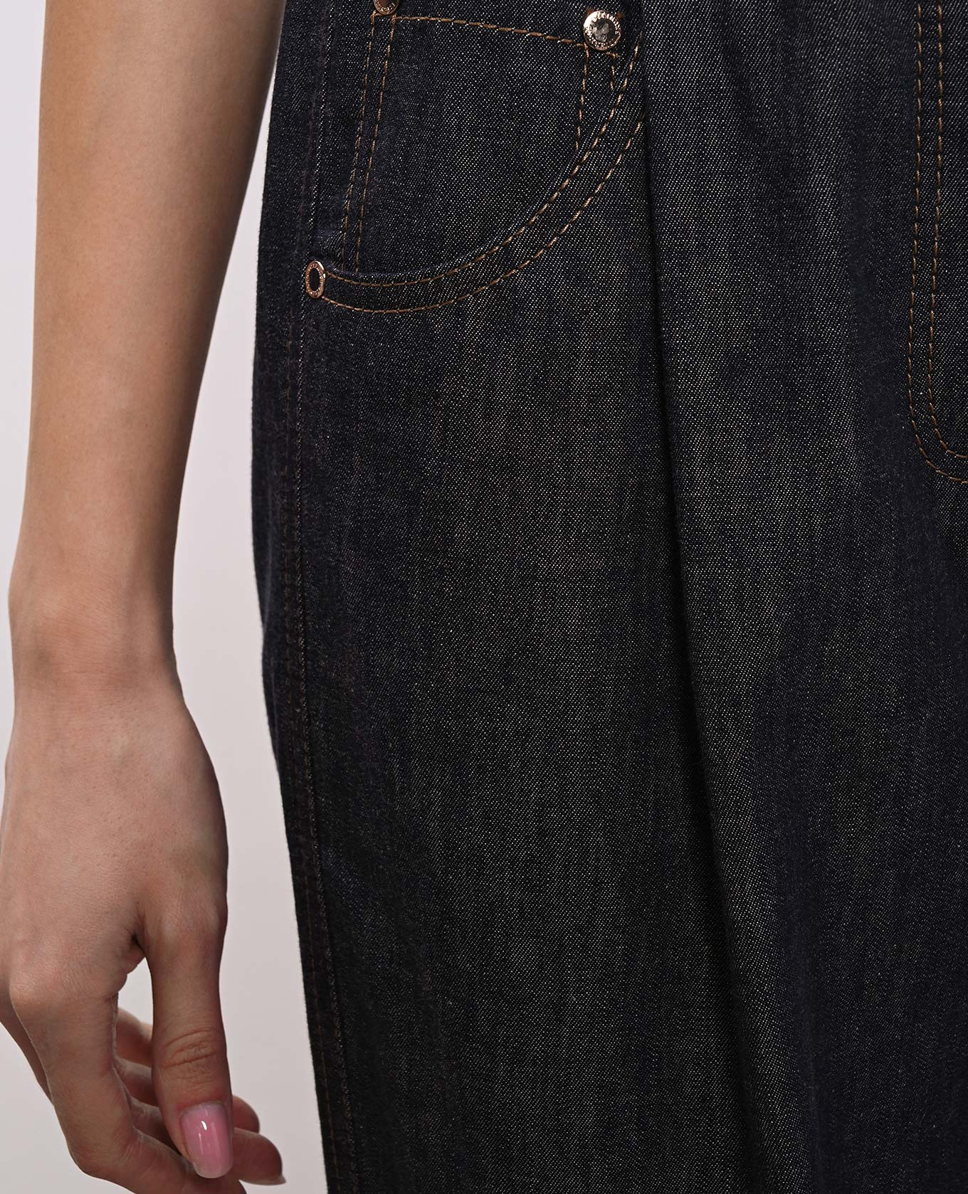 

Blue jeans with a monil chain Brunello Cucinelli