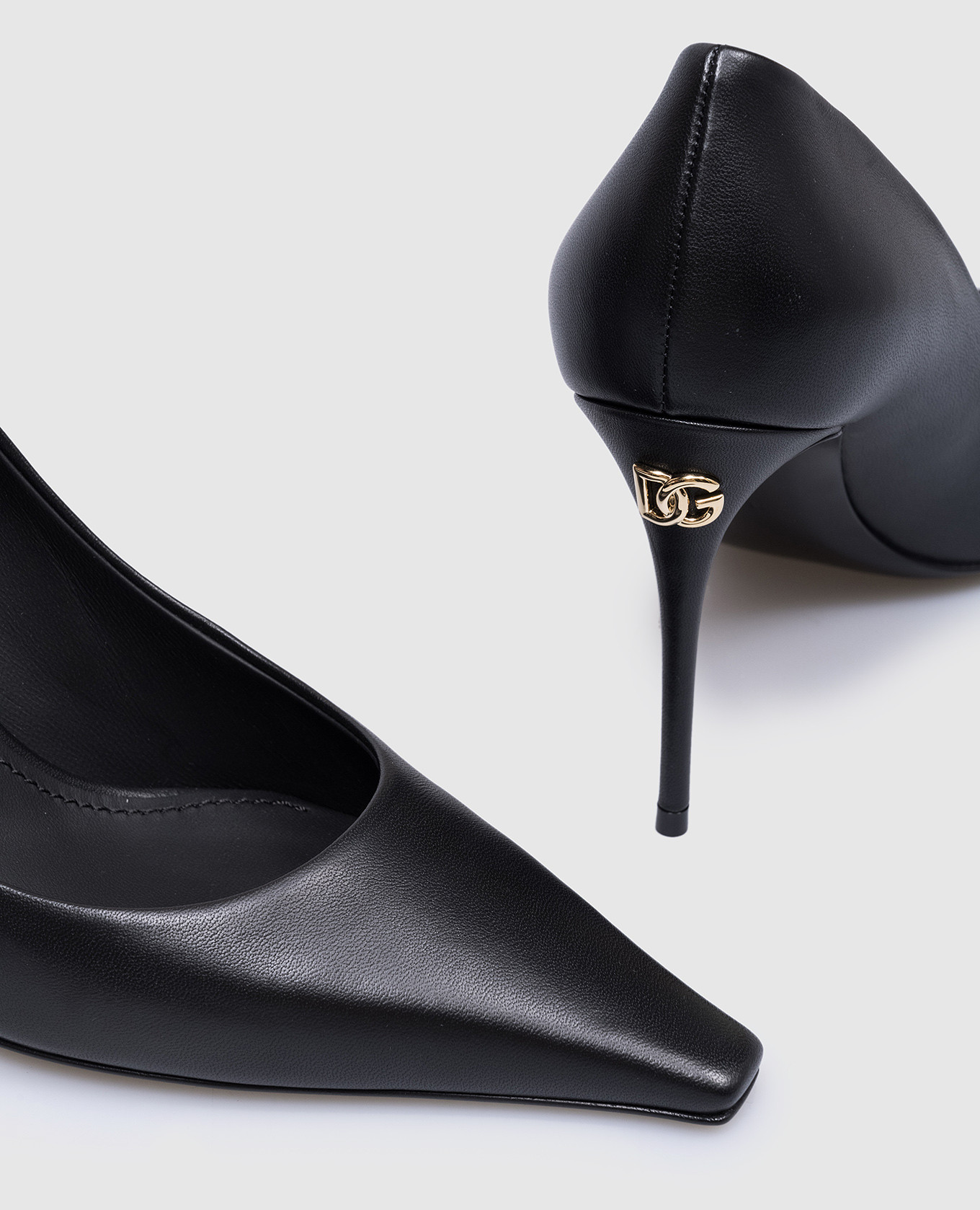 Black leather pumps with metallic DG logo Dolce&Gabbana 5