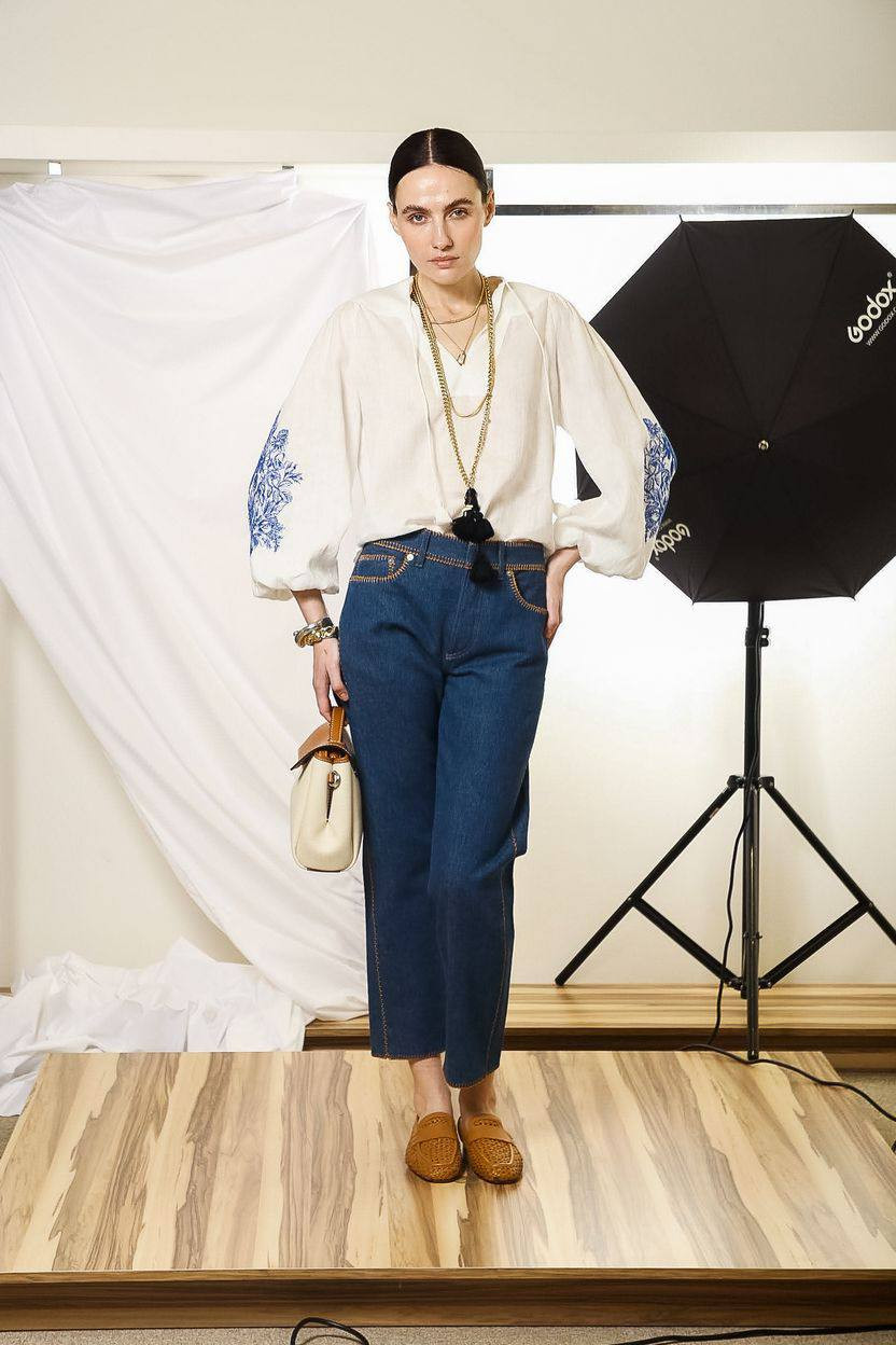 

White linen shirt with a floral motif Twinset