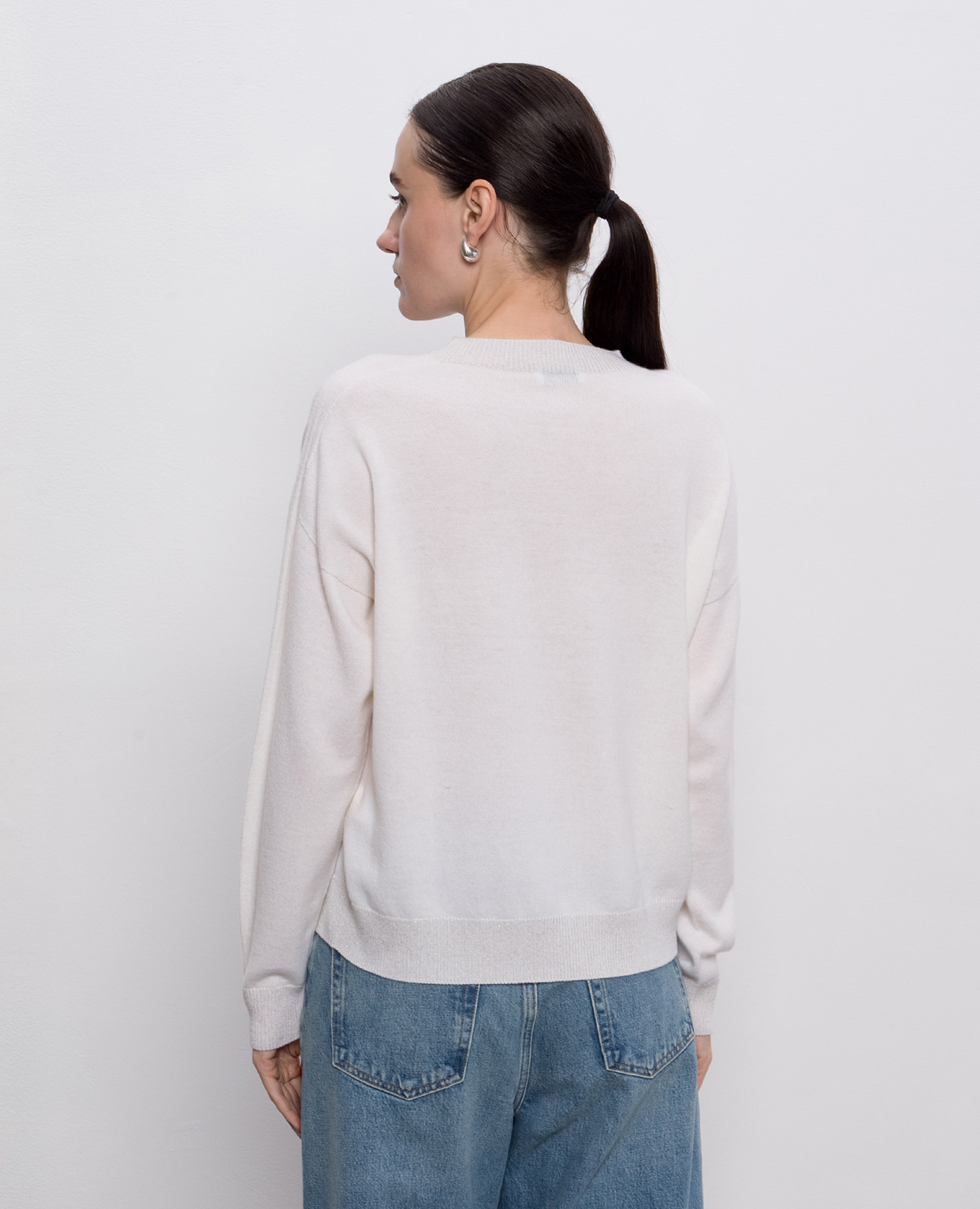 

White cashmere jumper with monil chain Peserico