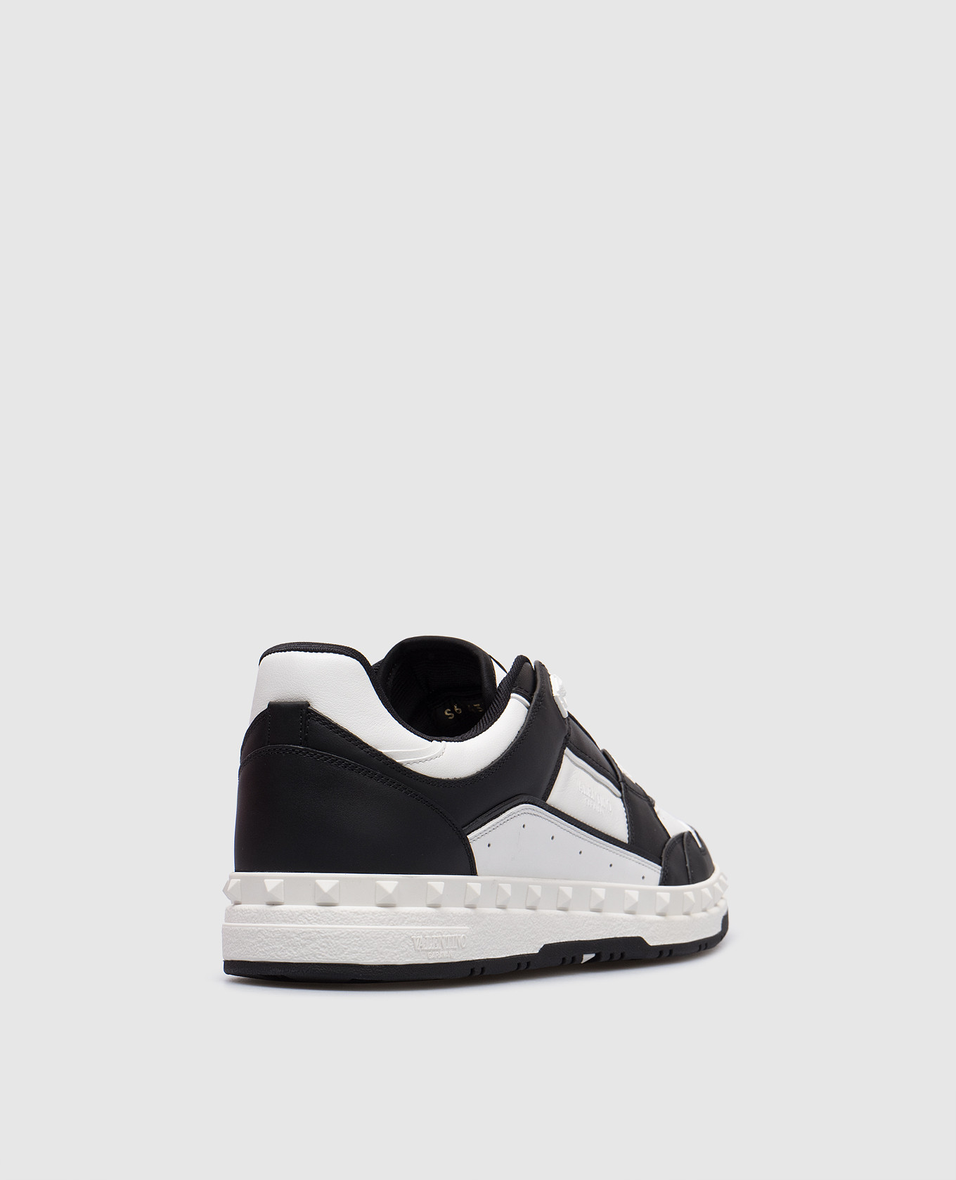 

Freedots Low Black Leather Sneakers Valentino
