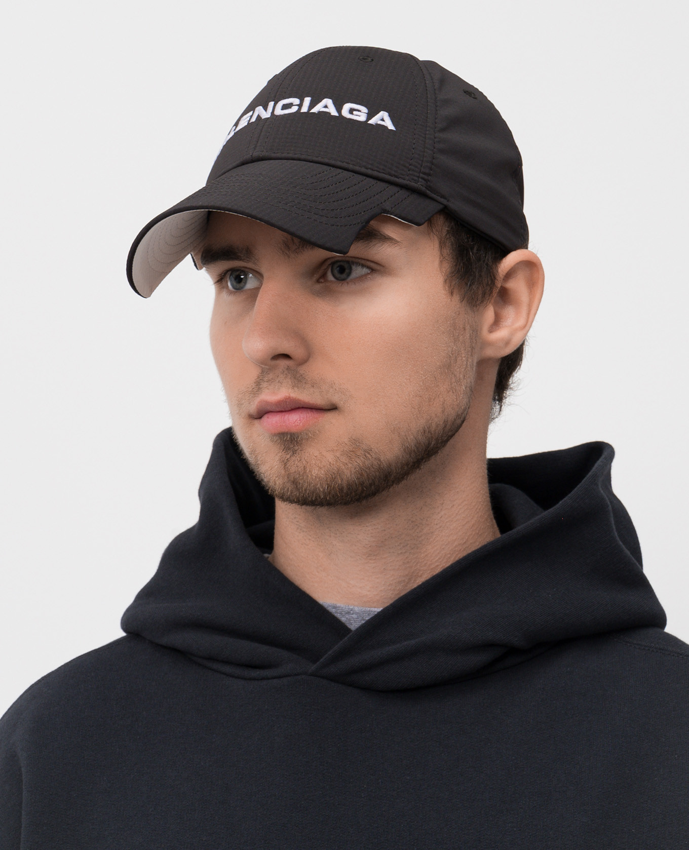 

Black cap with logo embroidery Balenciaga
